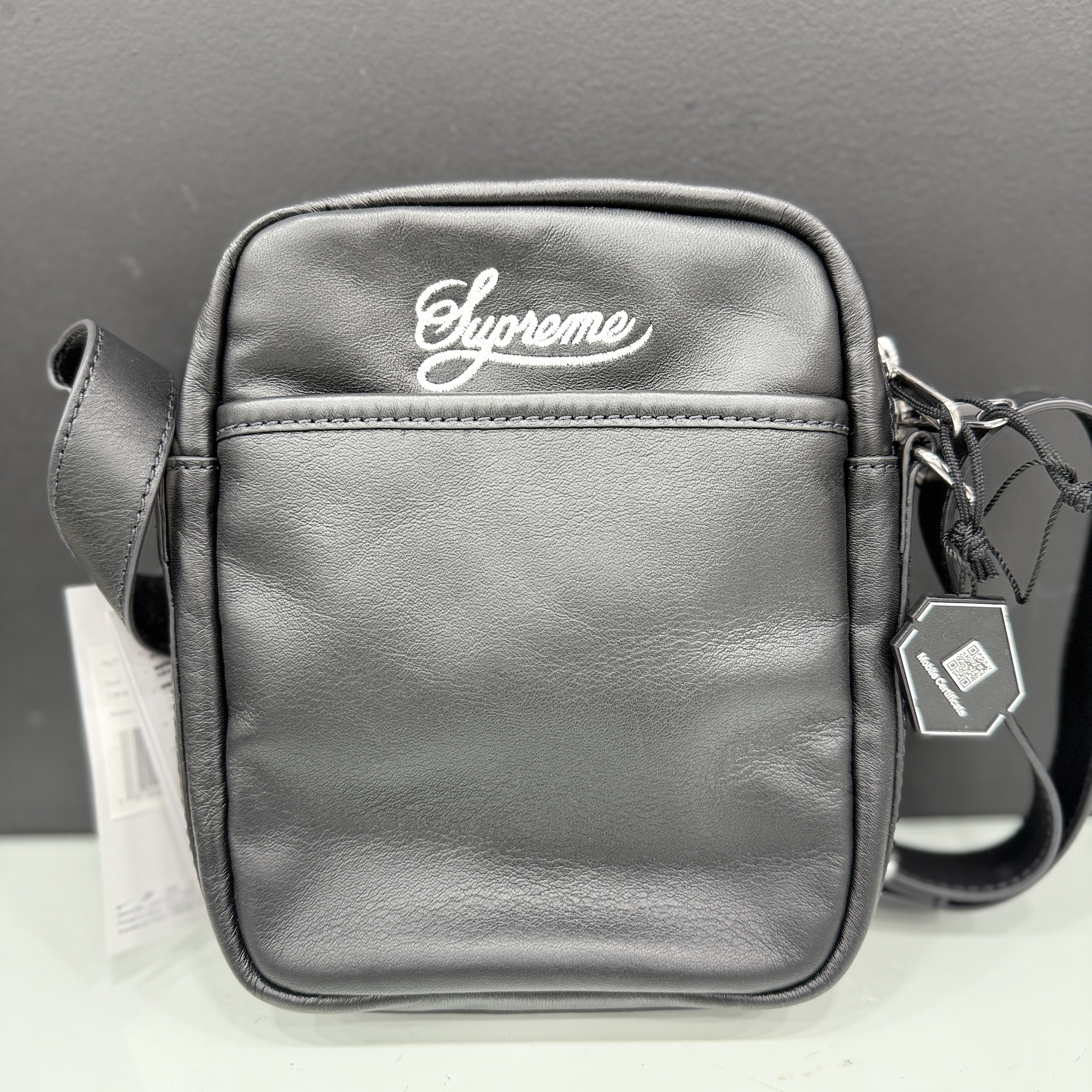 Supreme x Nike Leather Shoulder Bag Black - 25SS 착용 스타일 - 2