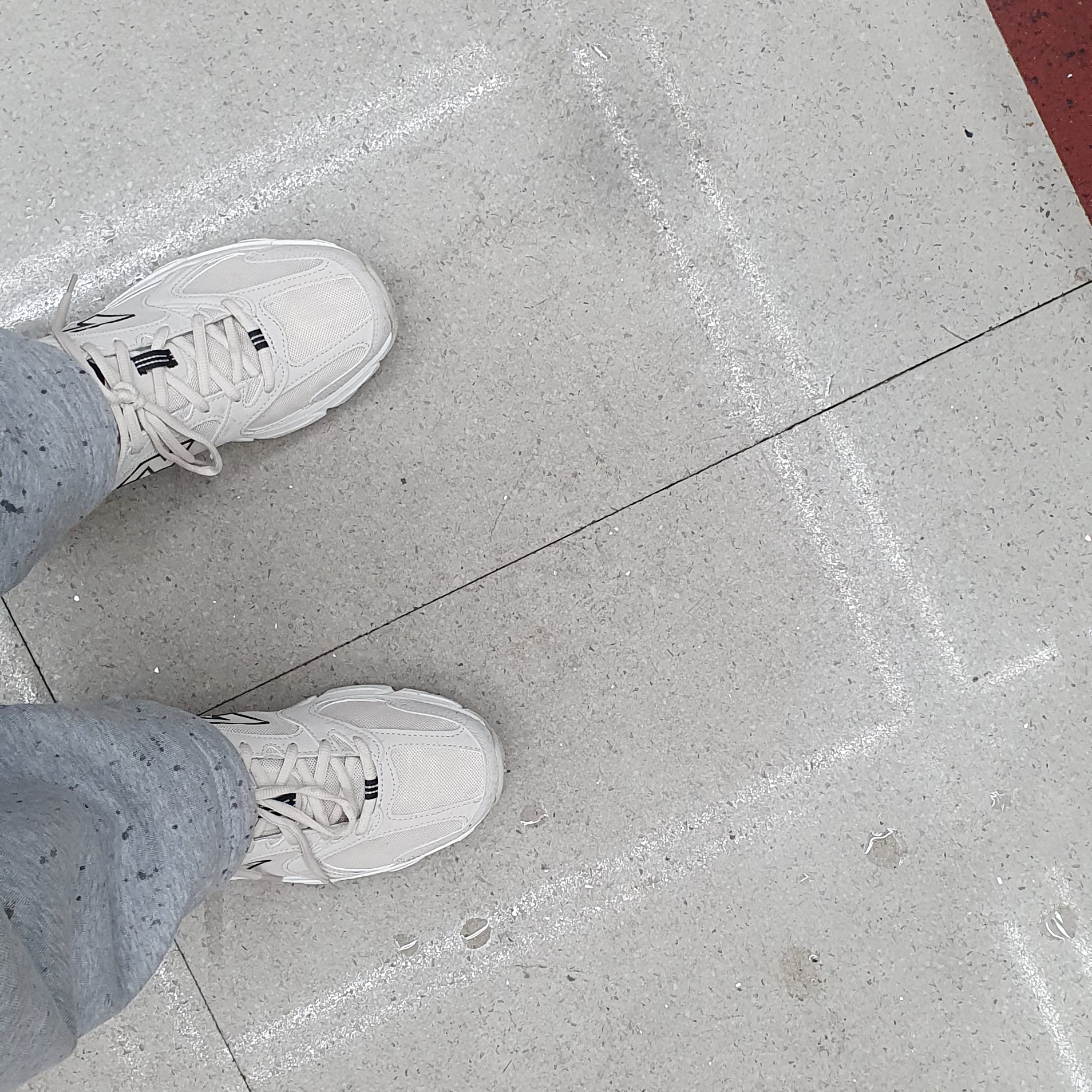 New Balance 530 Ivory 착용 스타일