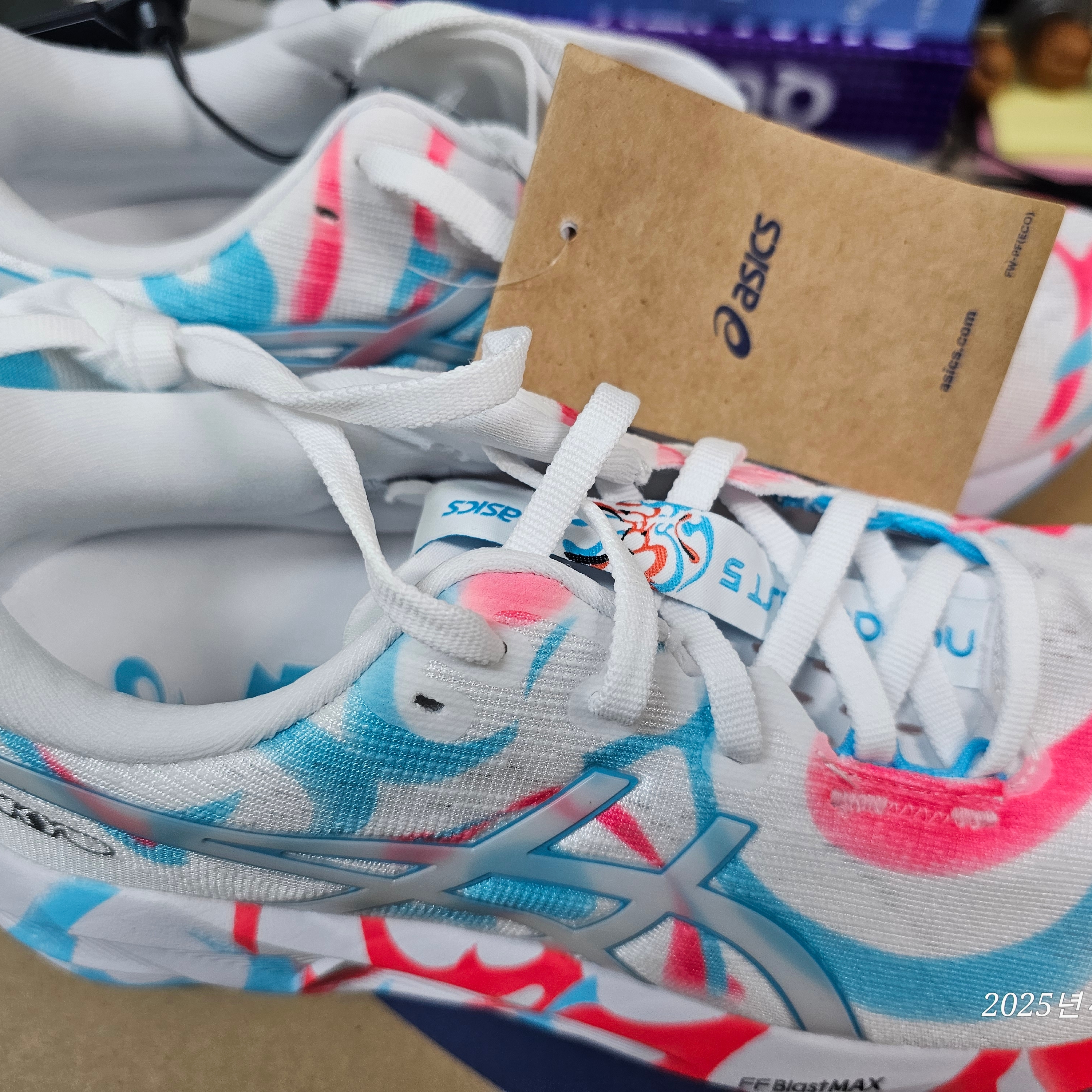 Asics Novablast 5 Tokyo White Aquarium 착용 스타일 - 5