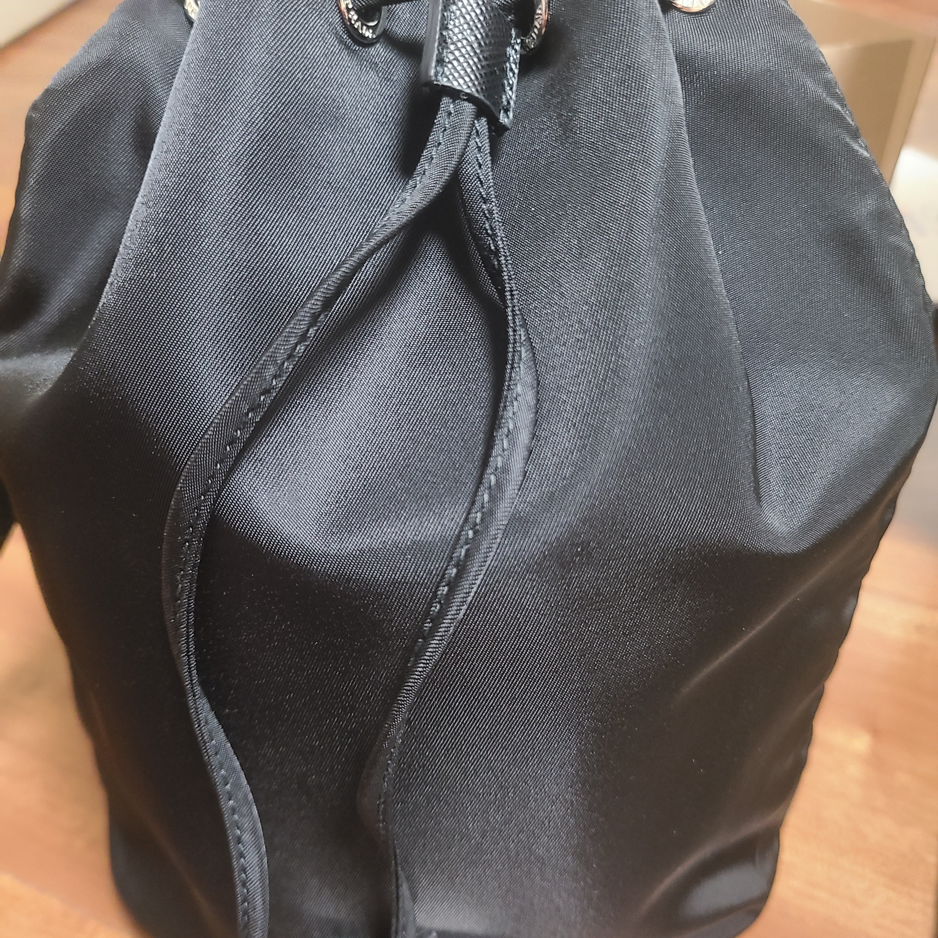 Prada Tessuto Nylon Pouch Black 착용 스타일