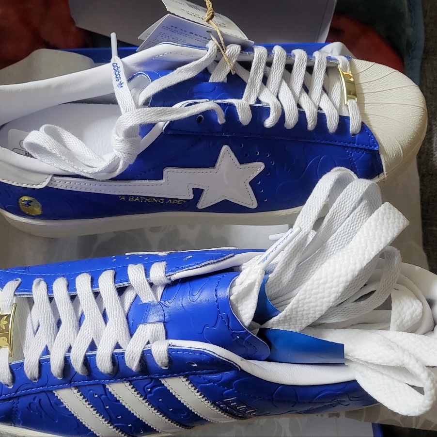 Adidas x BAPE Superstar Vintage Blue Cloud White 착용 스타일 - 1