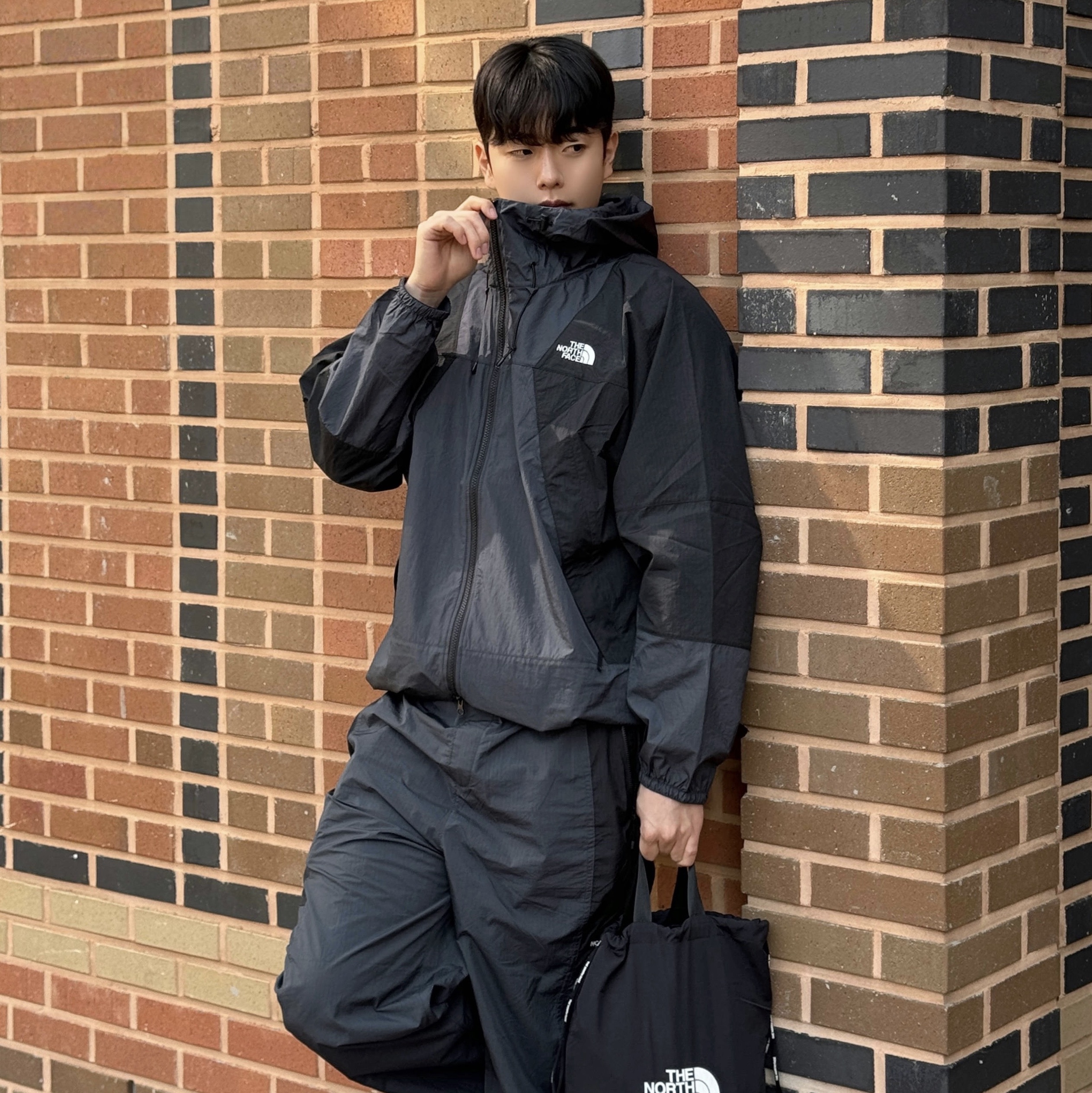 The North Face 1994 Mountain Jacket Black - 25SS, The North Face 1994 Pants Black - 25SS 착용 스타일 - 4