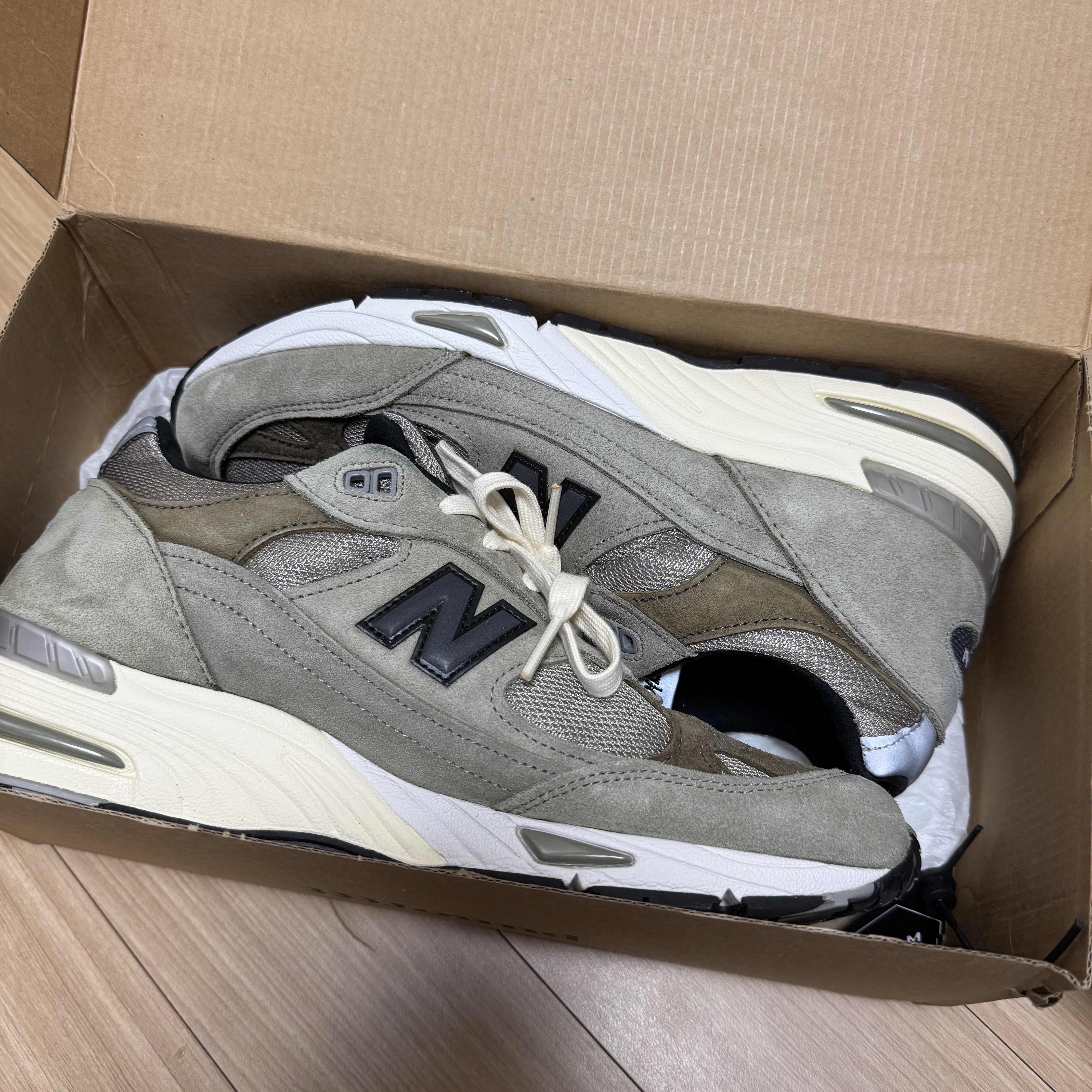 New Balance x JJJJound 991 Made in UK Grey 착용 스타일