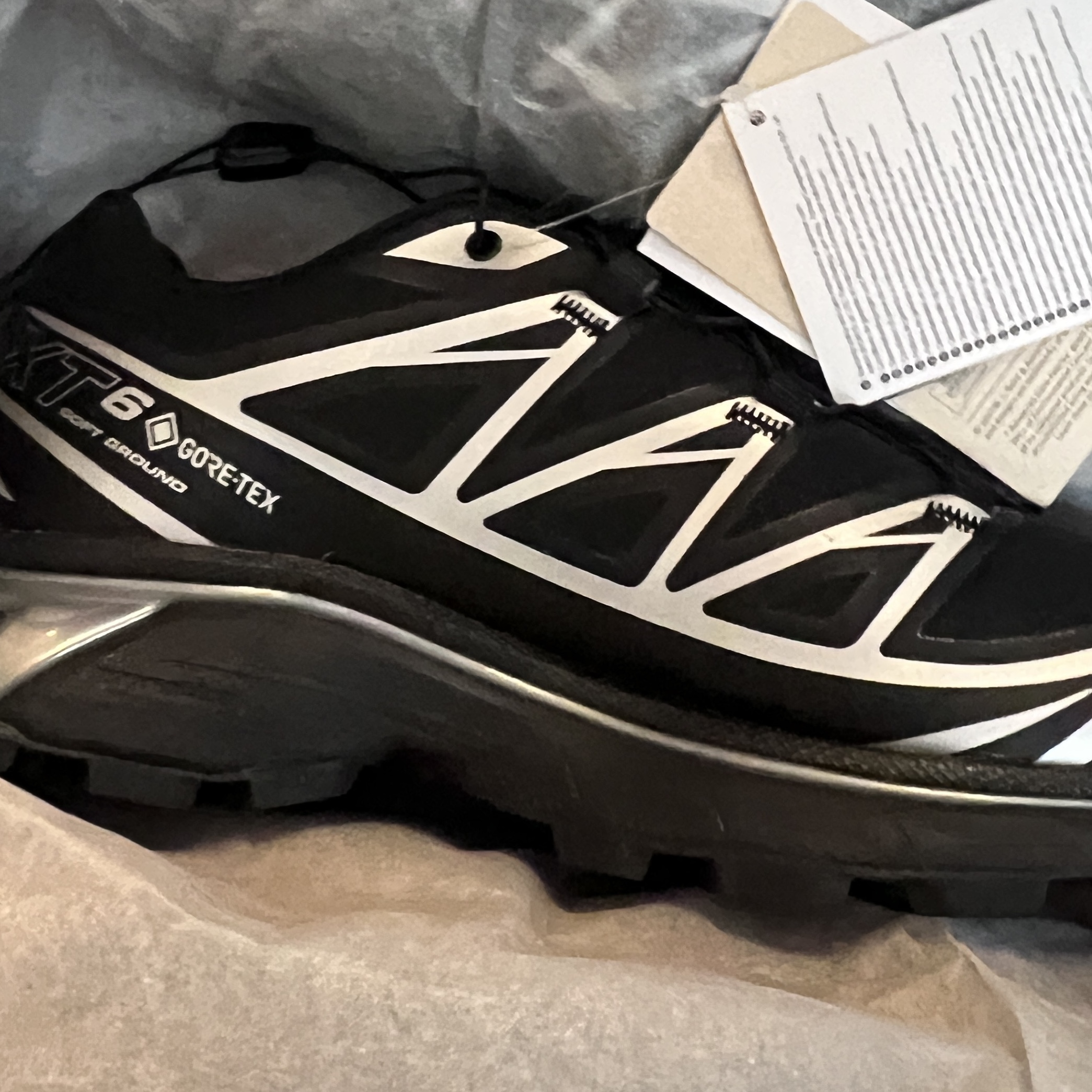 Salomon XT-6 GTX Black Silver 착용 스타일