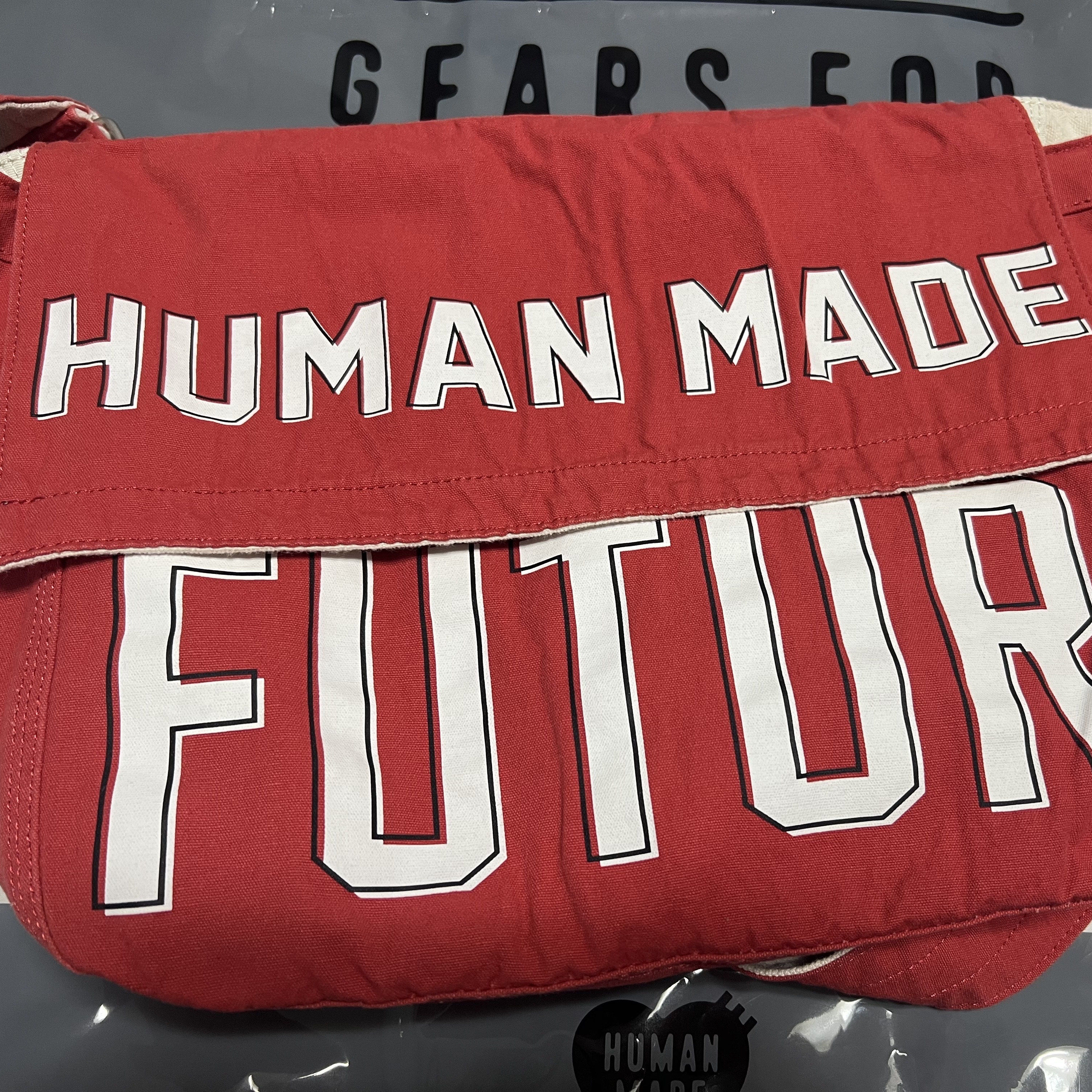 Human Made Mail Bag Small Red, Human Made Duck PVC Key Chain Blue 착용 스타일 - 1