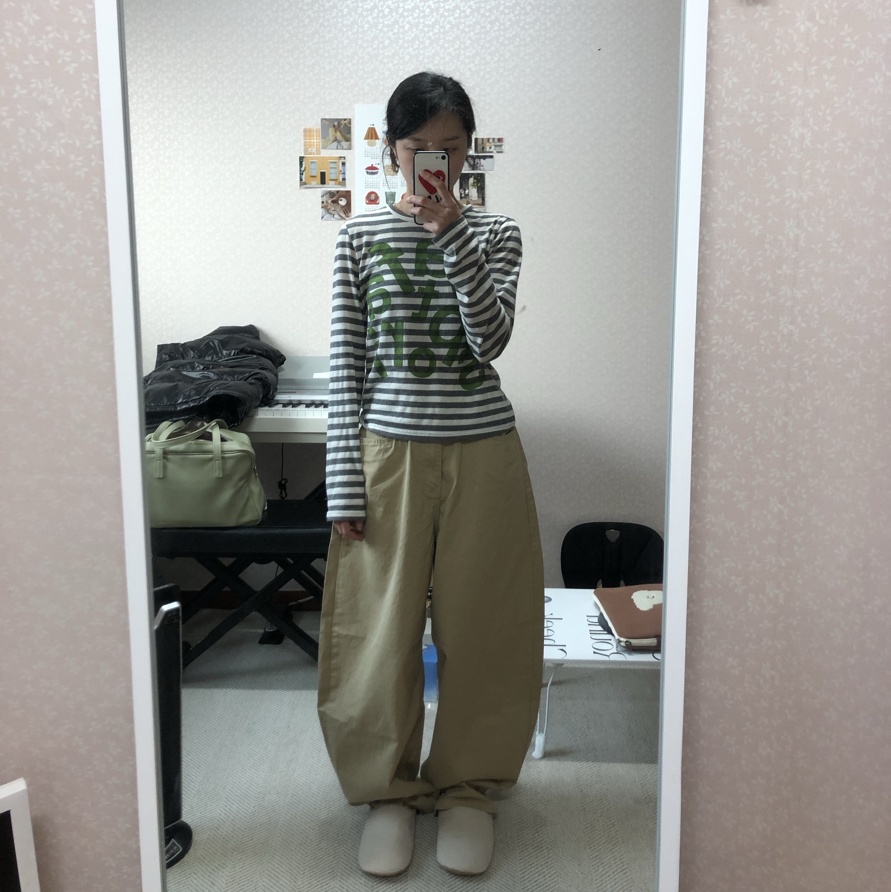 [KREAM 단독] Safarispot Women 1/2 Ticketing Stripe Border Tee Gray 착용 스타일