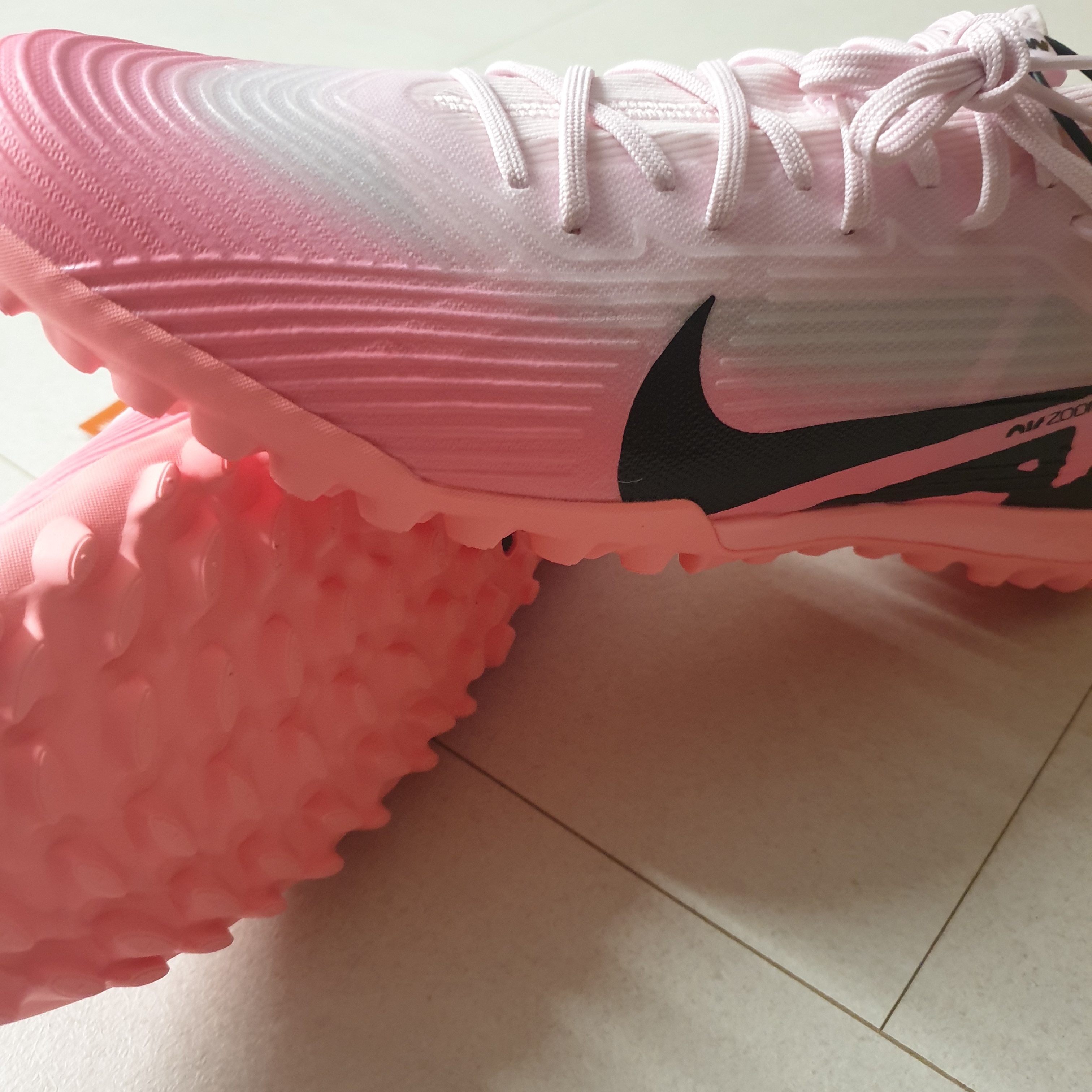 Nike Zoom Mercurial Vapor 15 Pro TF Pink Foam Black 착용 스타일 - 1