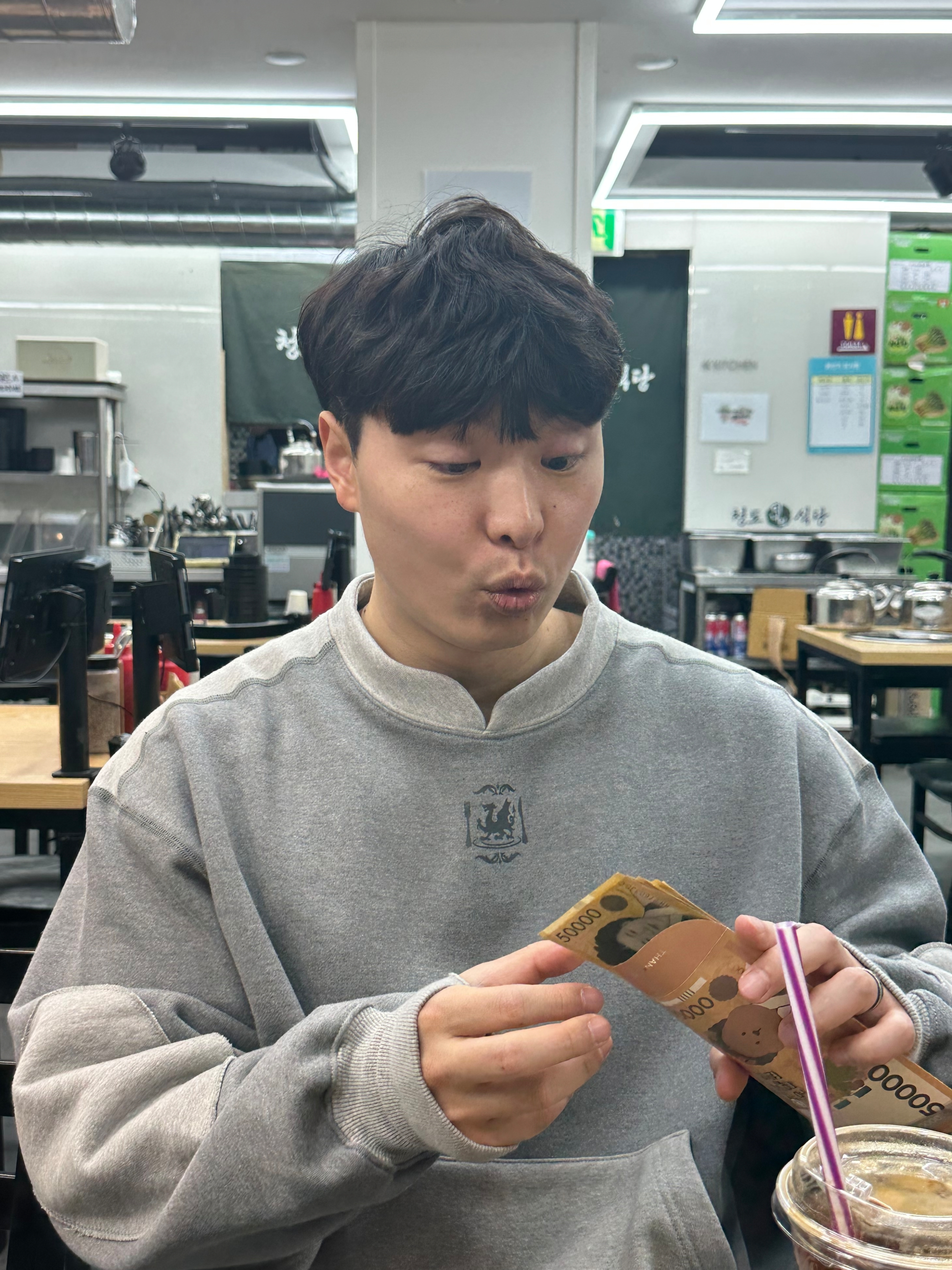 IAB Studio x Delicious in Dungeon Laios Sweatshirt Gray, Nike Air Vortex VNTG White Wolf Grey 착용 스타일 - 8