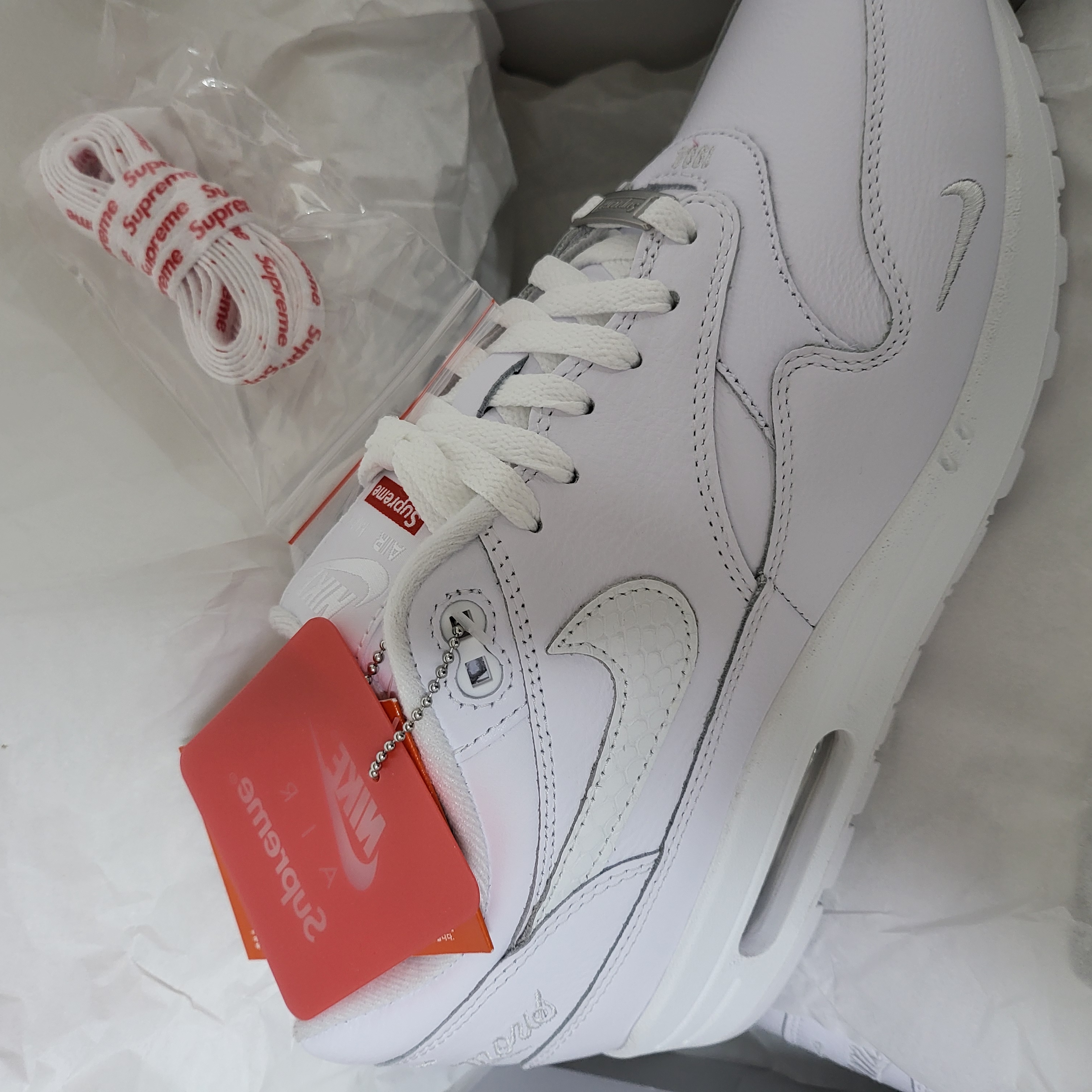 Nike x Supreme Air Max 1 '87 White - 25SS 착용 스타일 - 2