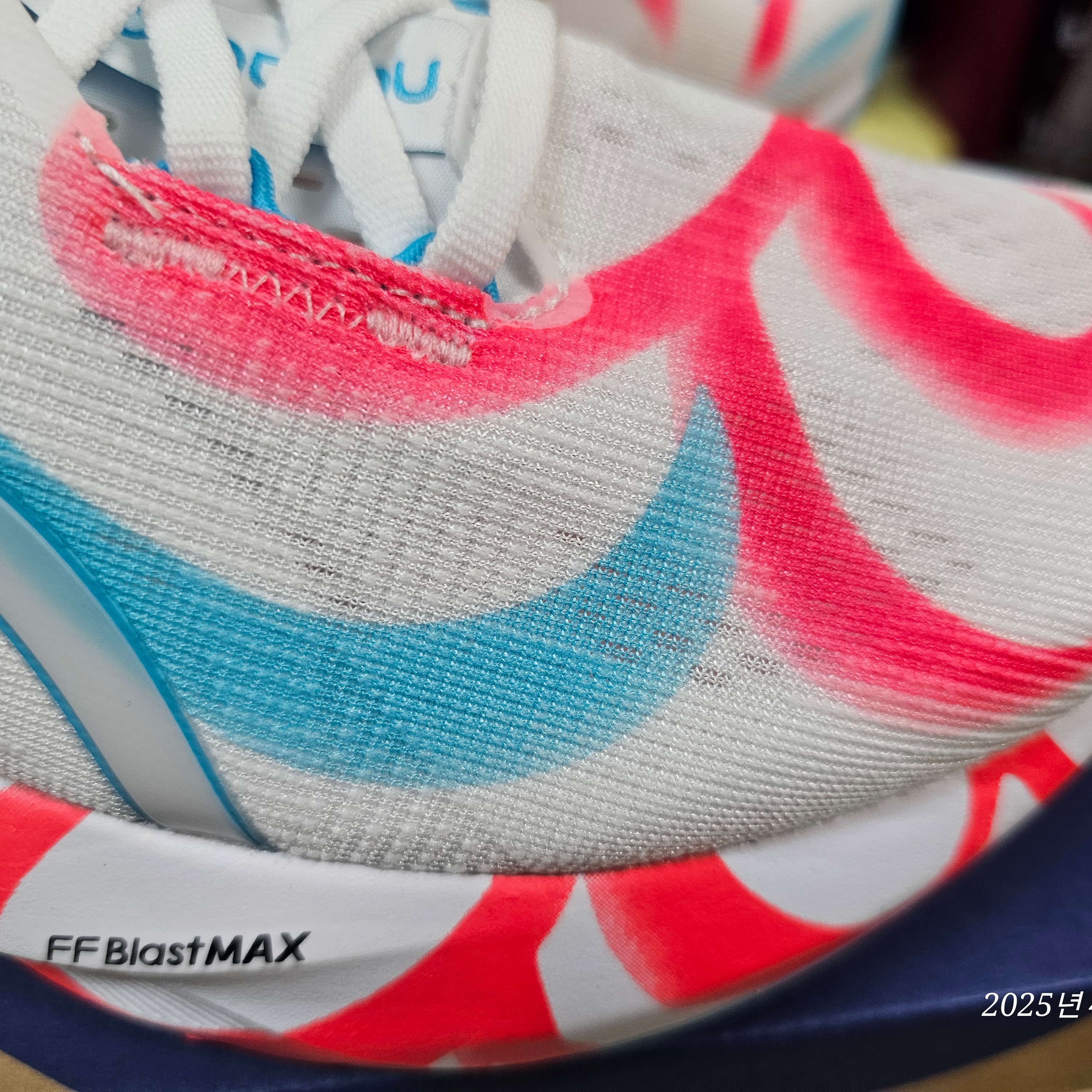 Asics Novablast 5 Tokyo White Aquarium 착용 스타일 - 4