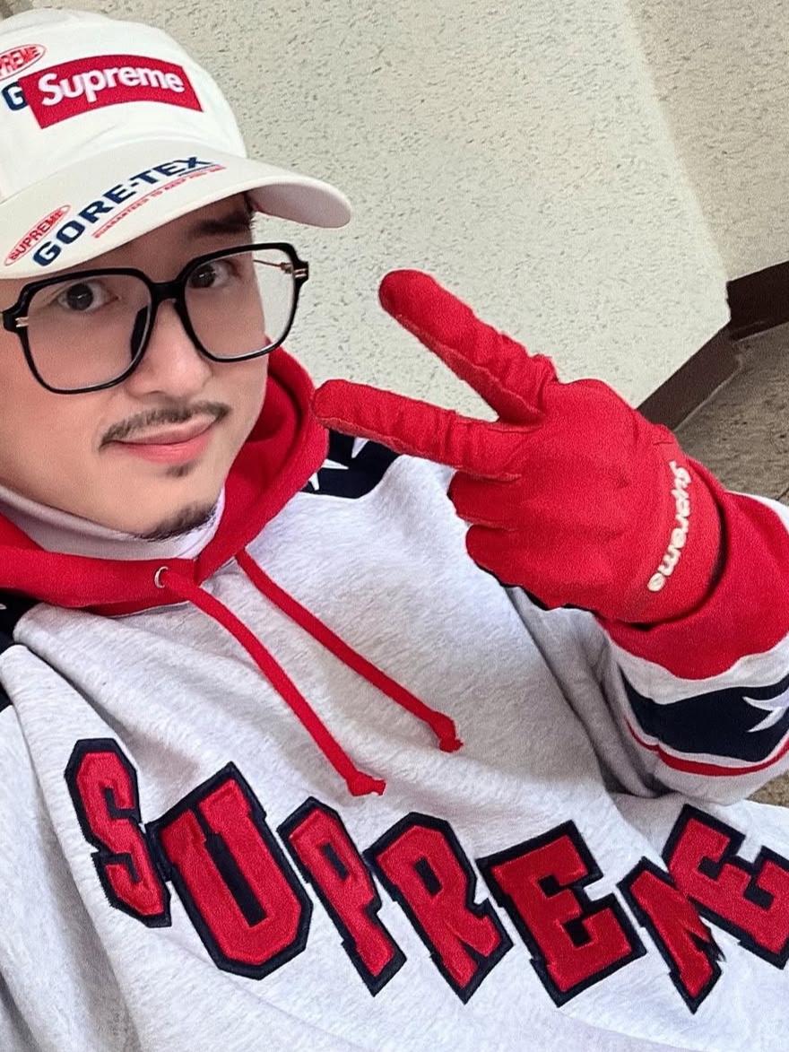 Supreme Hockey Hooded Sweatshirt Ash Grey - 22FW, Jordan 1 Low Golf Chicago 착용 스타일 - 2