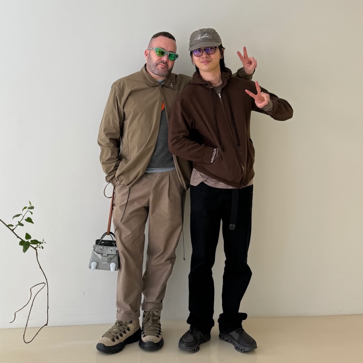 On Running x Post Archive Faction (Paf) Cloudmonster 2 Thorn Brown, On Running x Post Archive Faction (Paf) Cloudmonster 2 Vapor Frost 착용 스타일 - 1