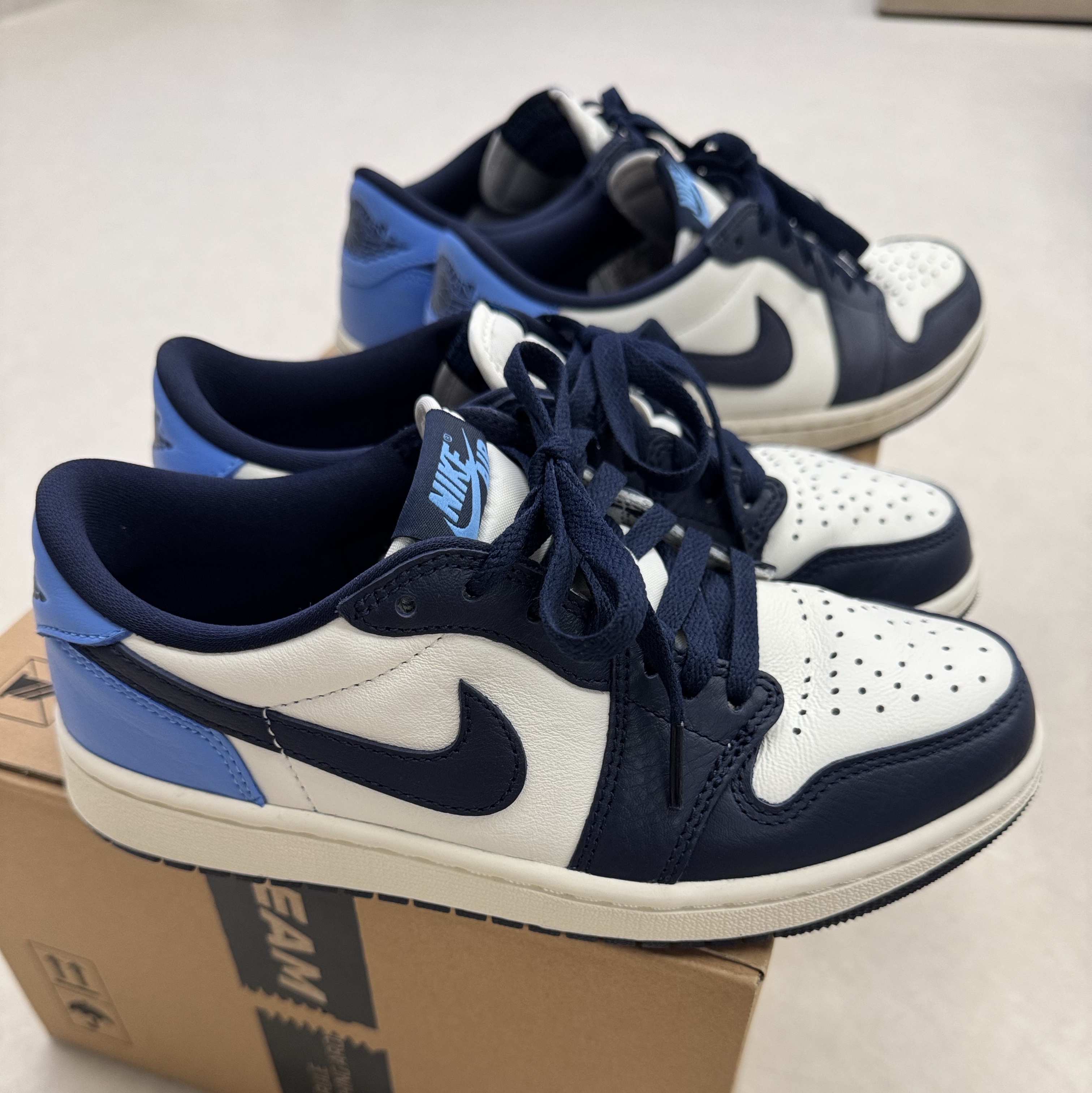 Jordan 1 Low Obsidian 착용 스타일 - 1