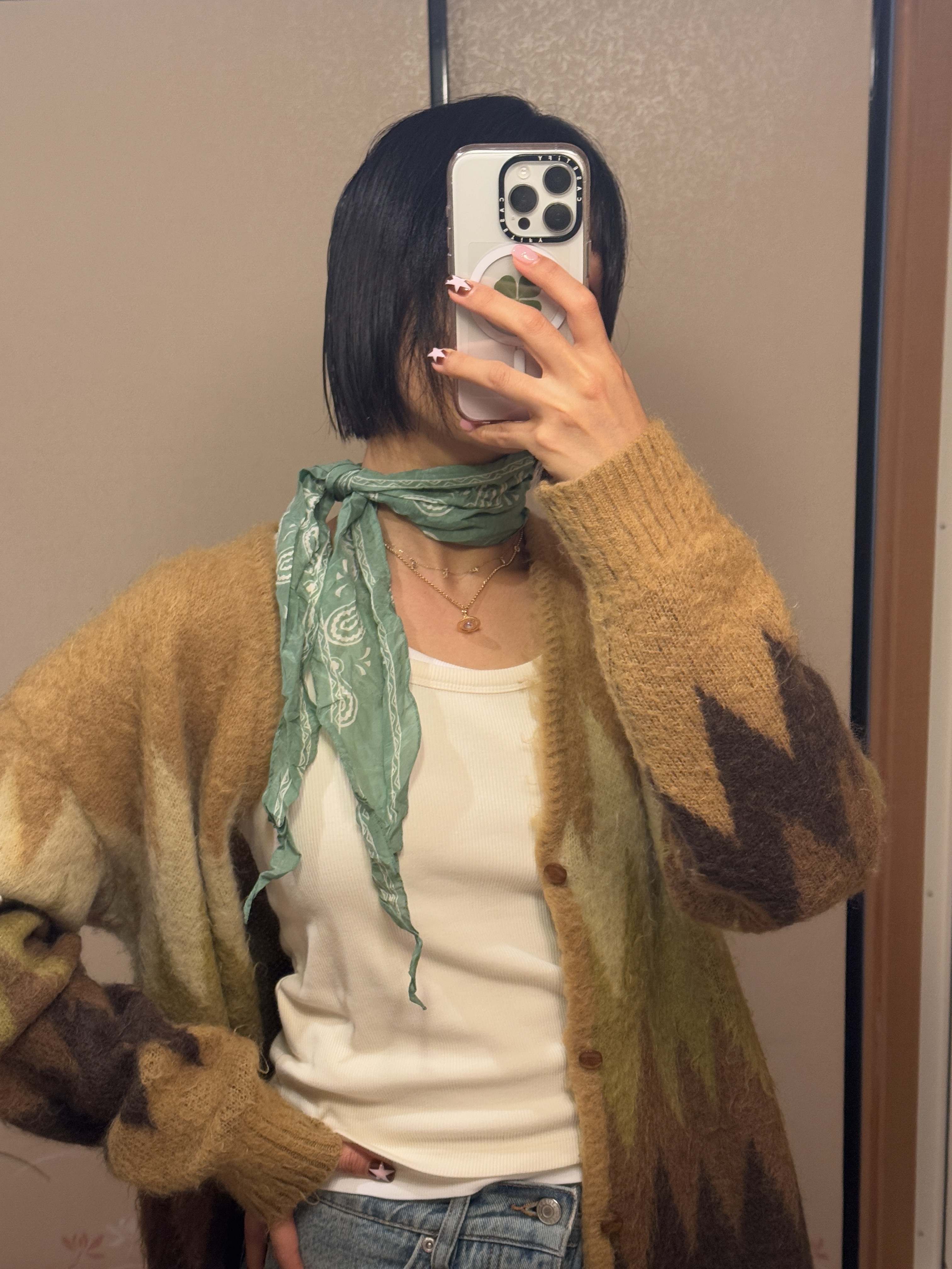 Kapital Washer Silk Neckerchief Pecos Paisley Light Green, Needles Mohair Cardigan Zigzag Taupe 착용 스타일