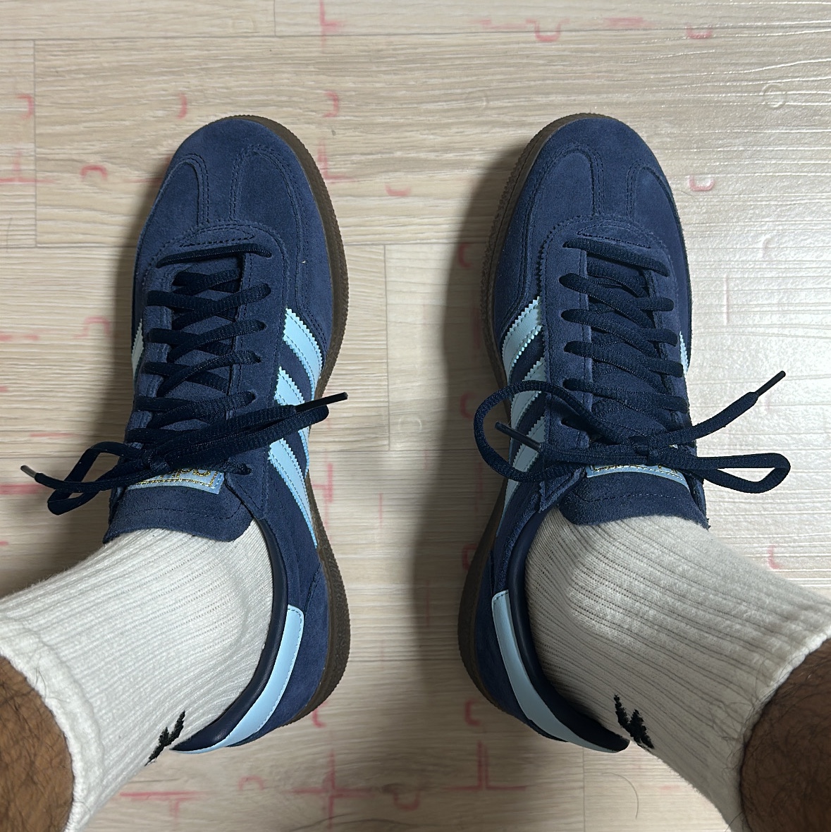 Adidas Spezial Handball Collegiate Navy 착용 스타일