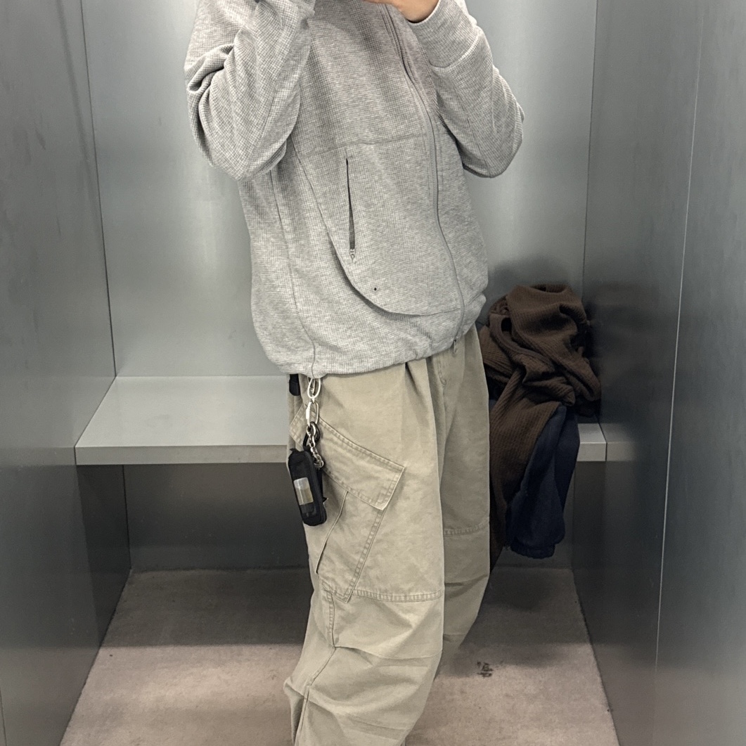 Sansan Gear Circuit Zip-Up Hoodie Melange Grey, Human Made Military Card Case Black 착용 스타일 - 2
