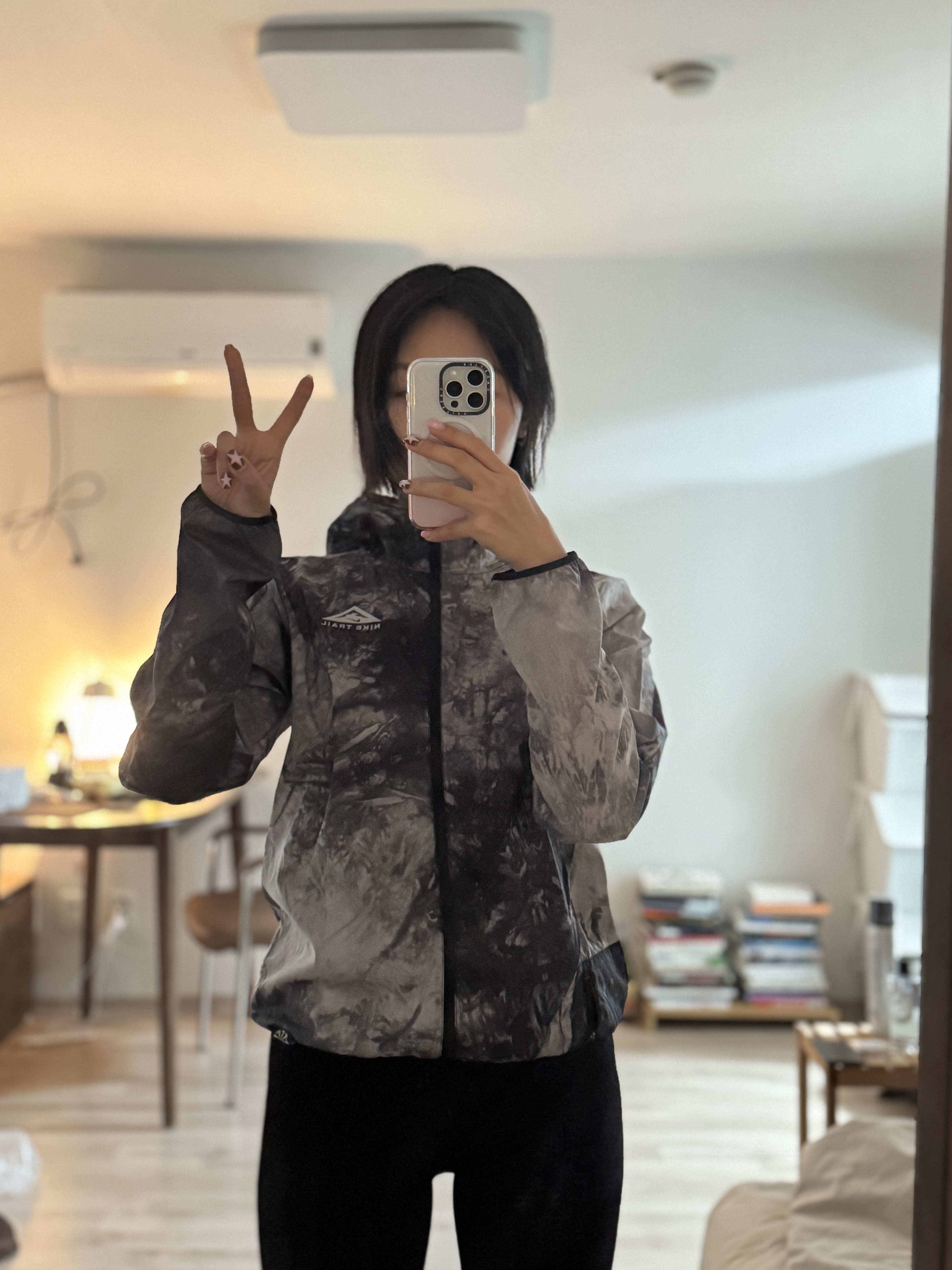 (W) Nike Repel Trail Running Jacket Black Photon Dust - Asia 착용 스타일