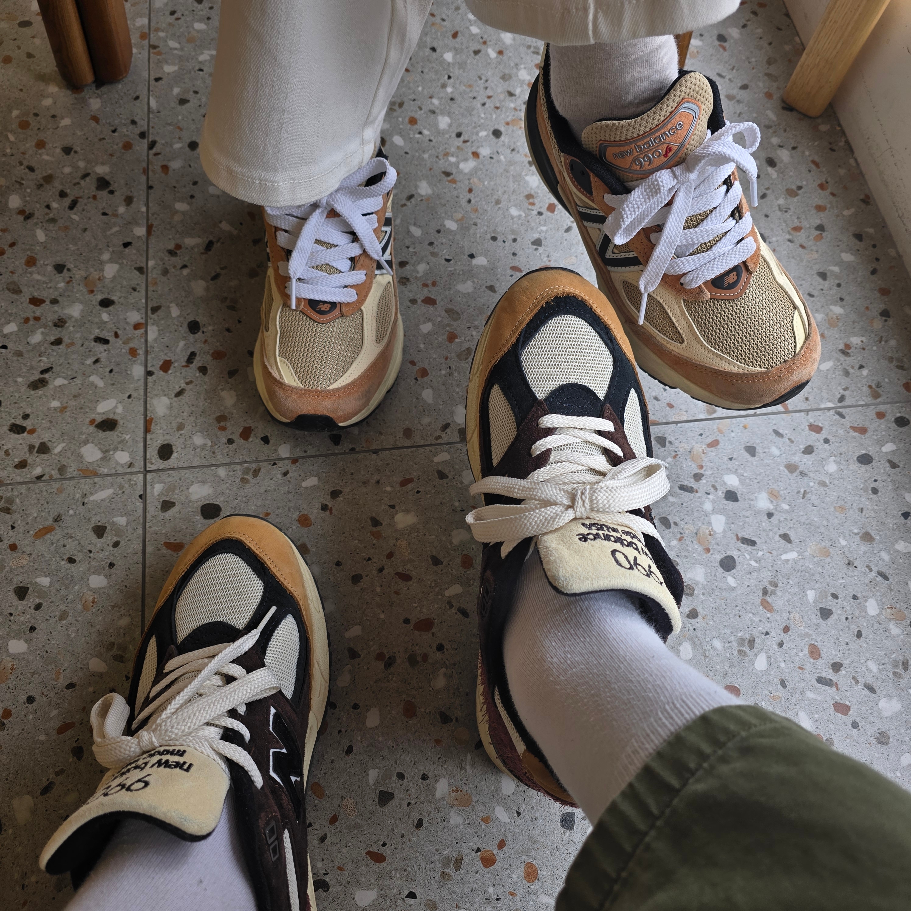 New Balance 990v2 Made in USA Brown Beige, New Balance 990v6 Made in USA Sepia Incense 착용 스타일