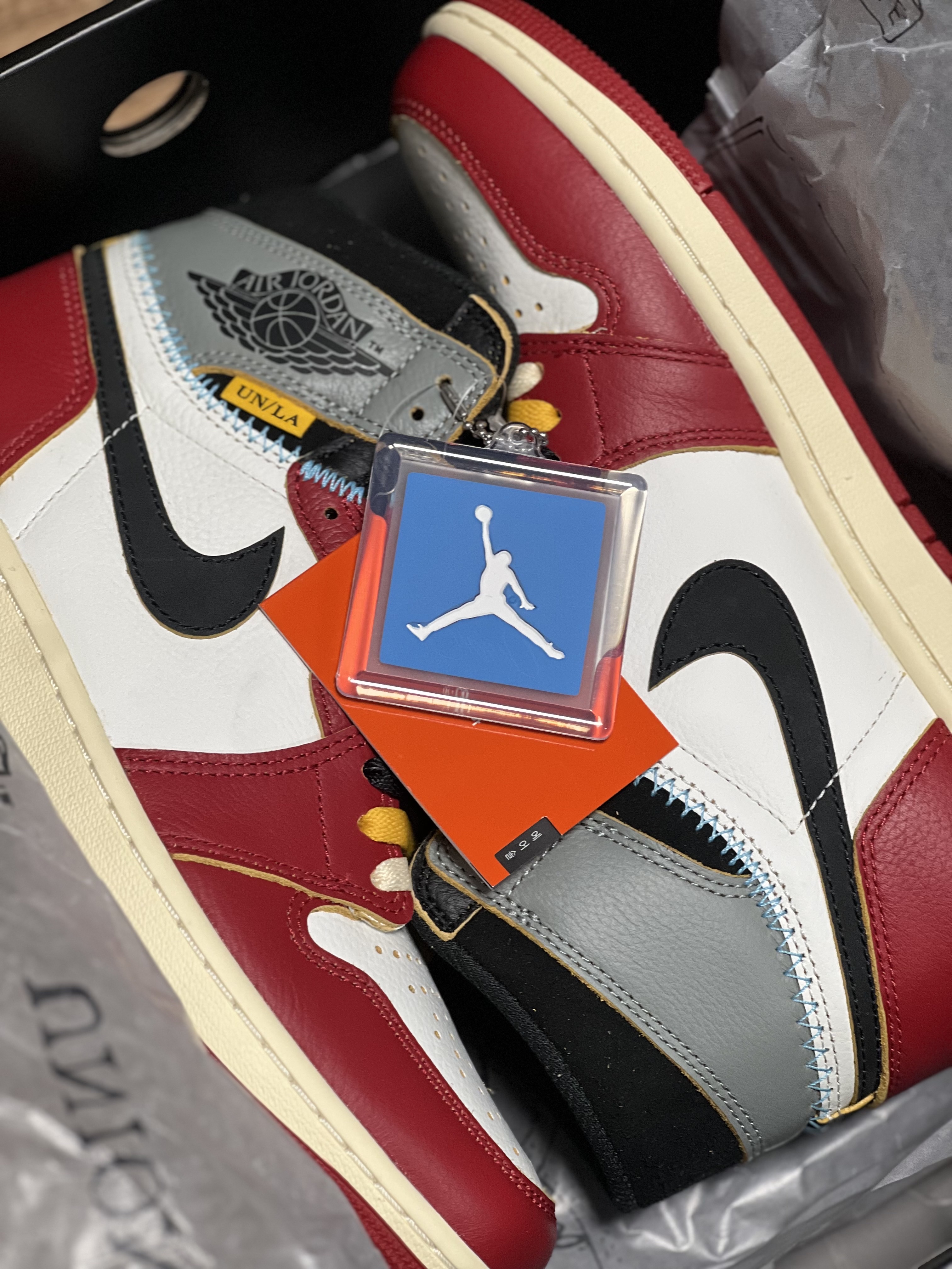 Jordan 1 x Union Retro High OG Chicago Shadow 착용 스타일 - 1