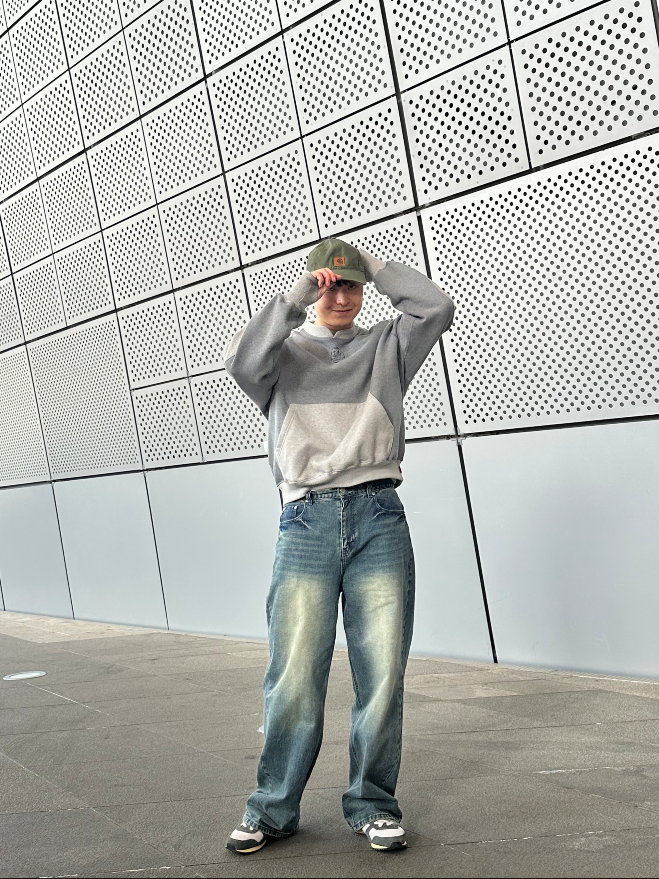 IAB Studio x Delicious in Dungeon Laios Sweatshirt Gray, Nike Air Vortex VNTG White Wolf Grey 착용 스타일 - 5