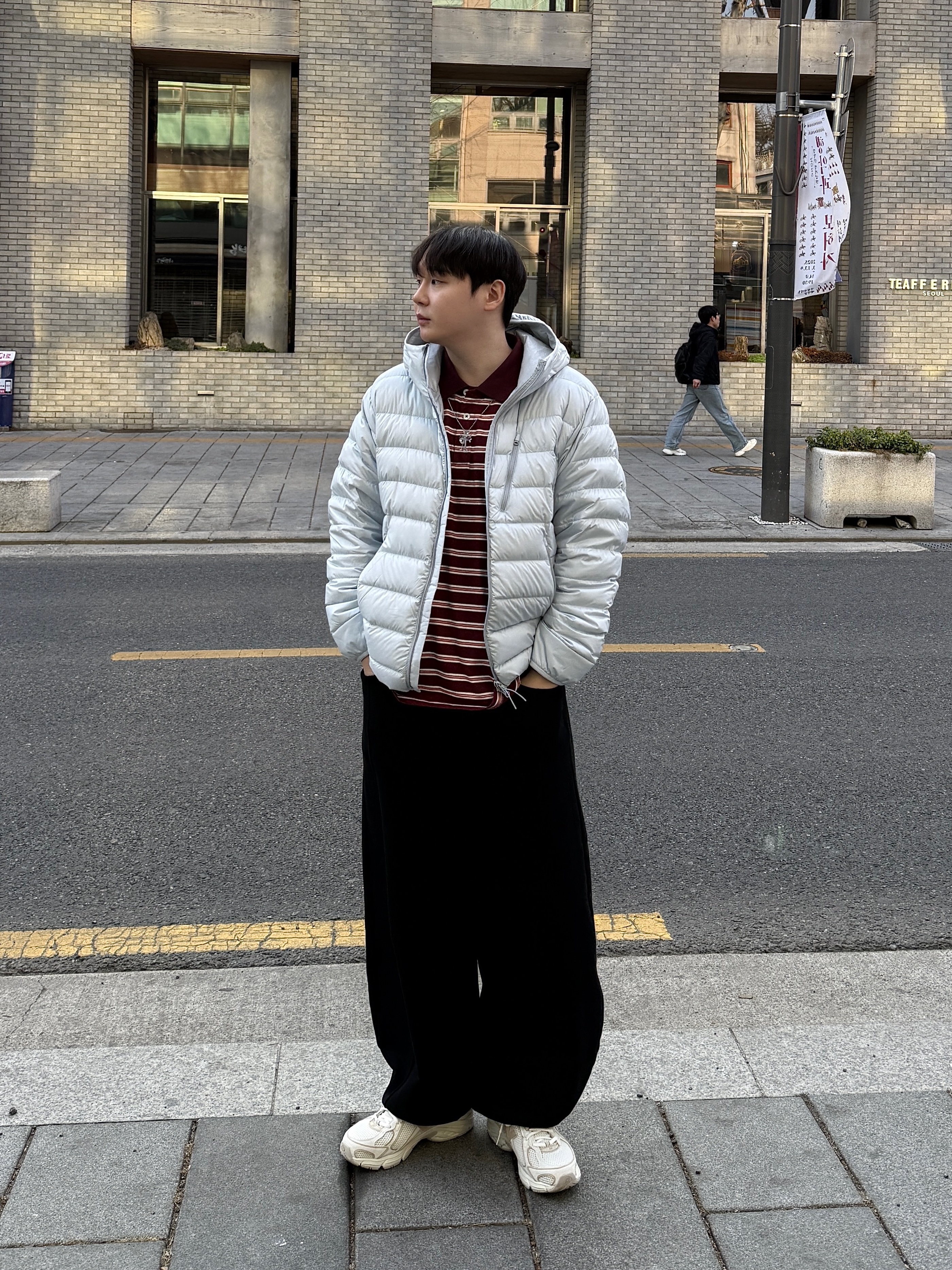 Musinsa Standard City Leisure Hooded Light Down Jacket Cloudy Blue, New Balance 740v2 Incense Angora 착용 스타일 - 2