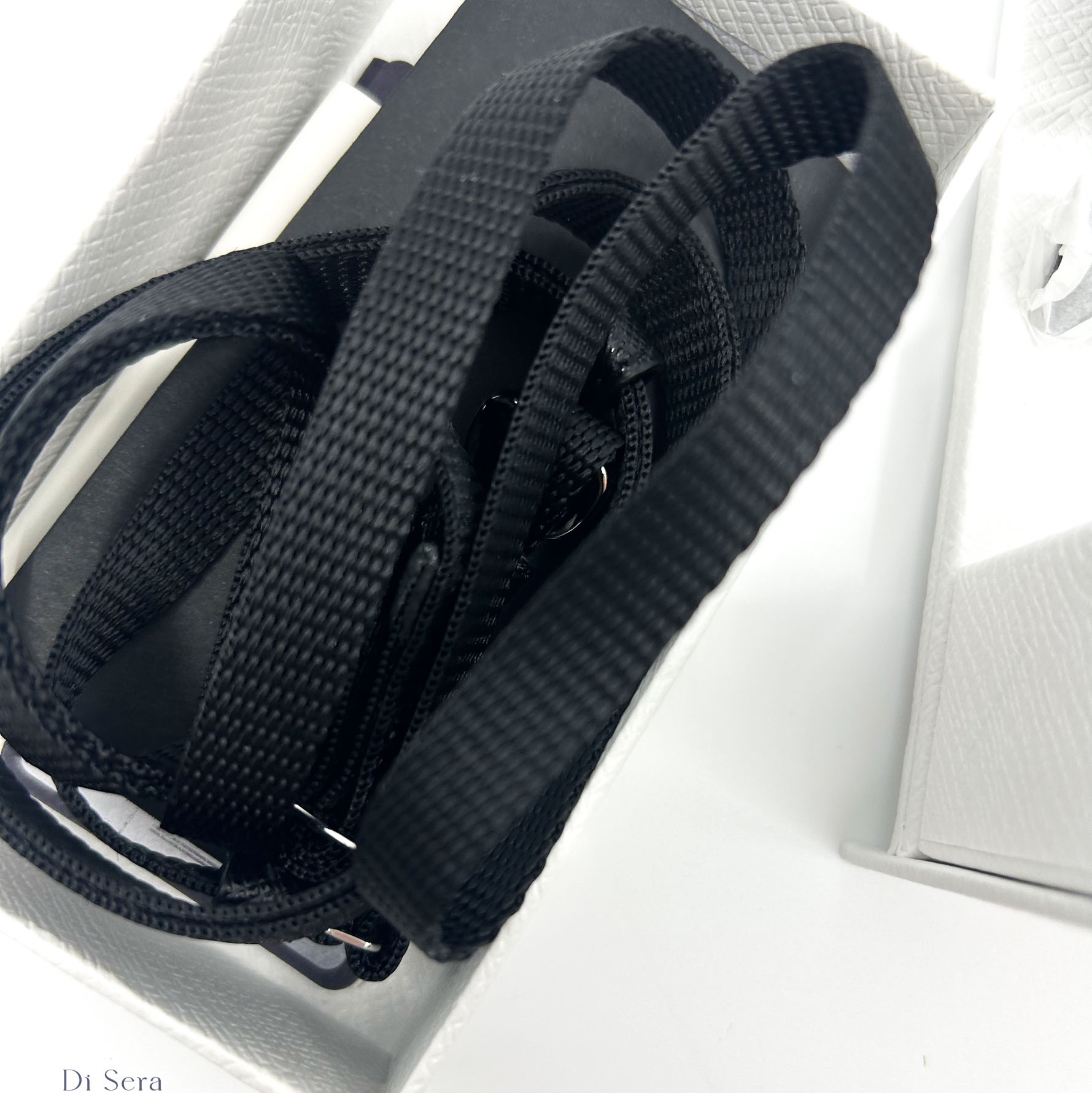 Prada Soft Robot Re-Nylon Bag Charm Black 착용 스타일 - 5