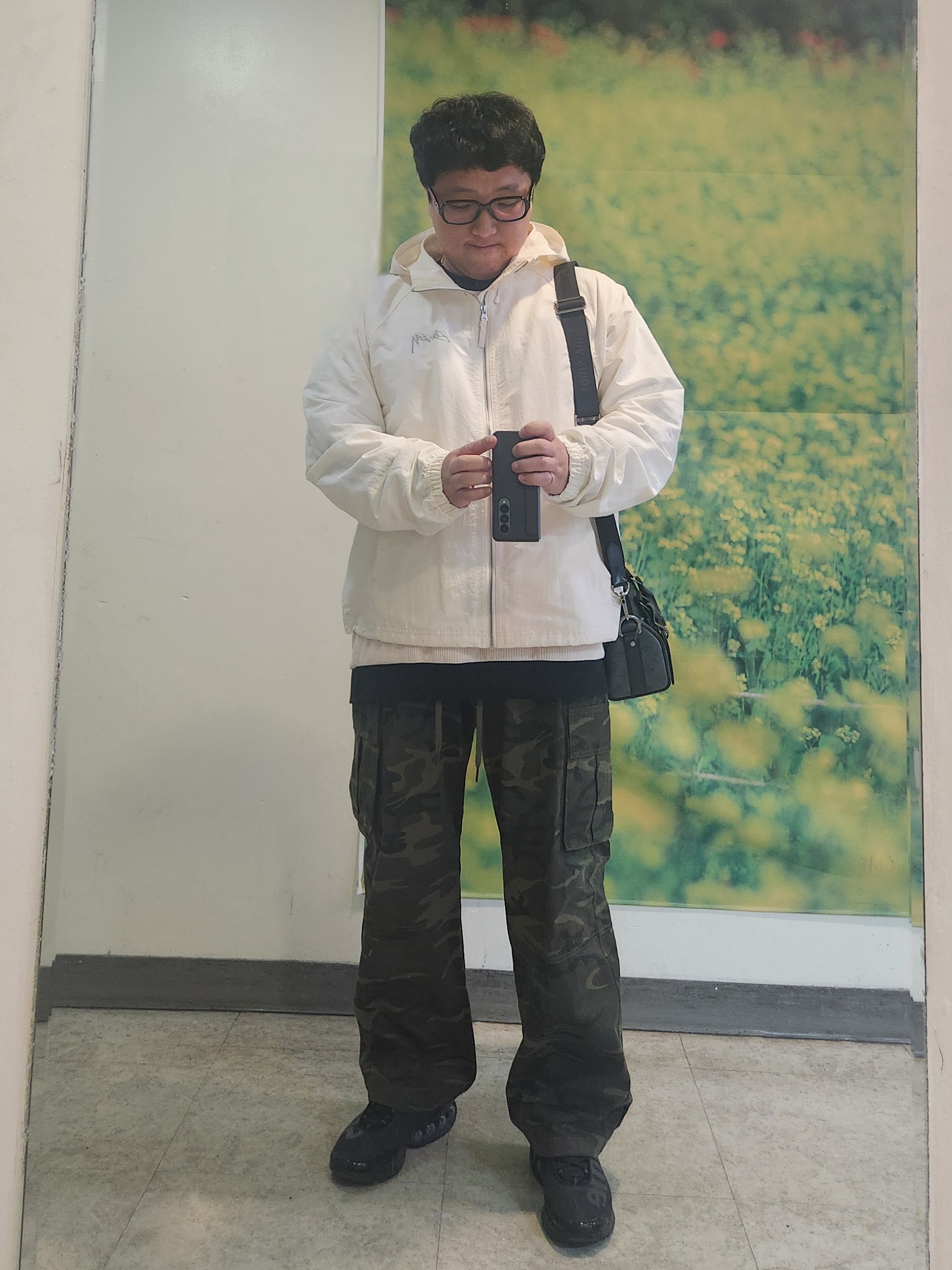 Stussy Wave Dye Beach Shell Jacket Bone, Nike x Supreme Air Max DN SP Black Galactic Jade 착용 스타일