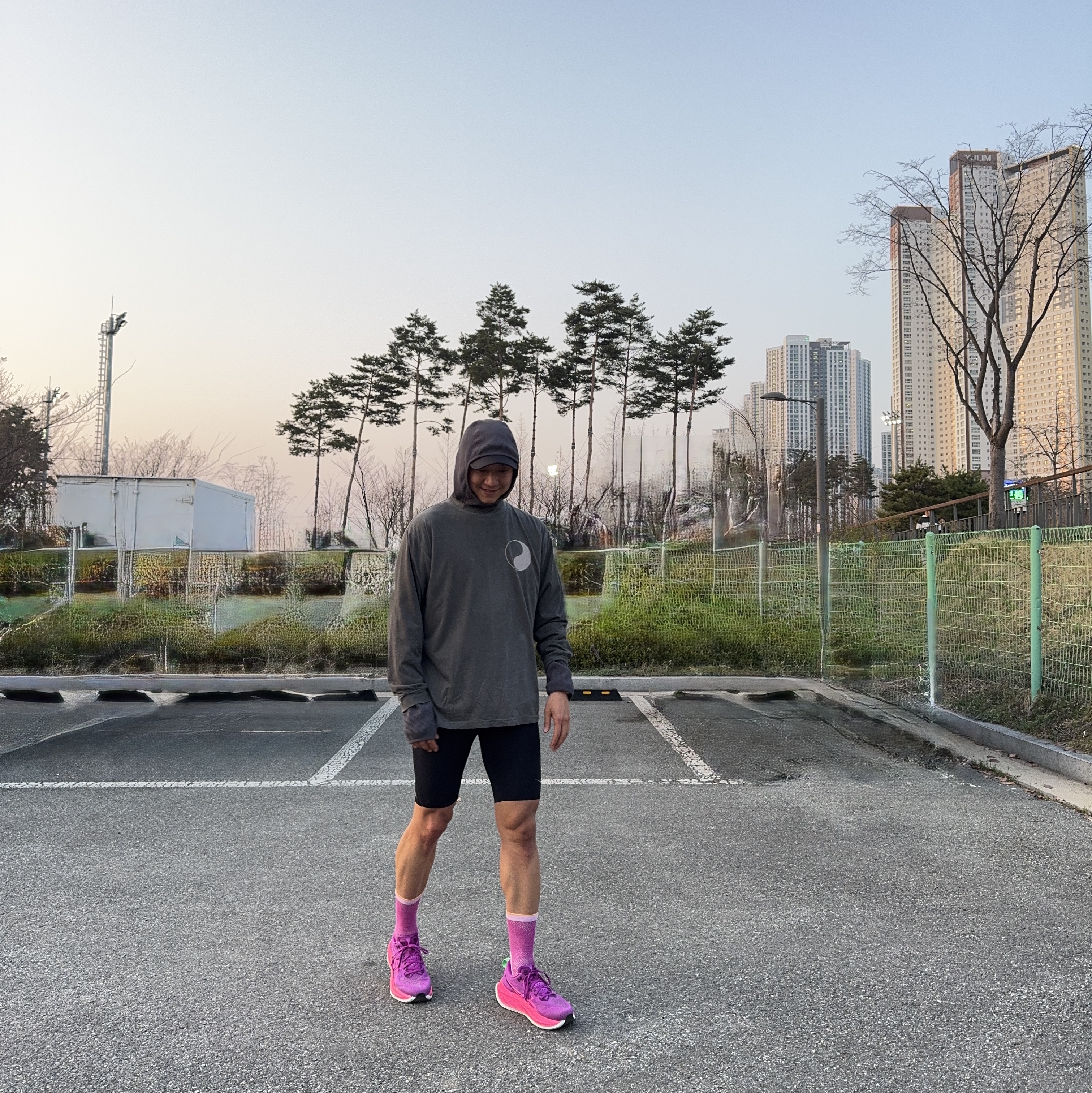 Hoka x Satisfy Mafate Speed 4 Lite Coffee, Nike ACG Dri-Fit Club Unstructured Cap Earth 착용 스타일 - 8