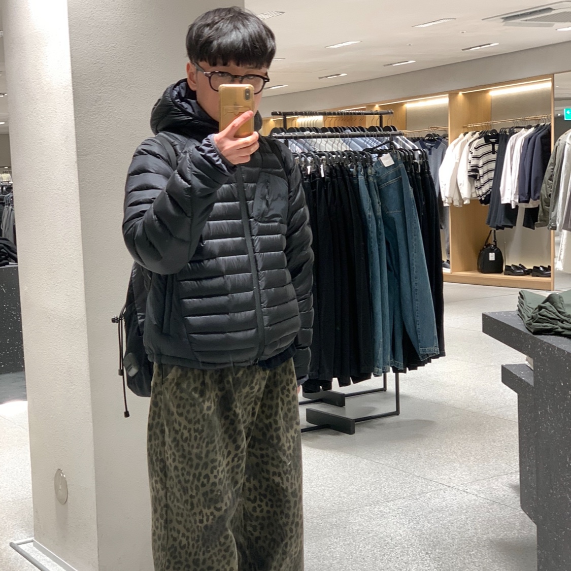 Sansan Gear Paneled Puffer Jacket Black - 24FW, ersco Leopard Baggy Trousers Khaki 착용 스타일 - 2