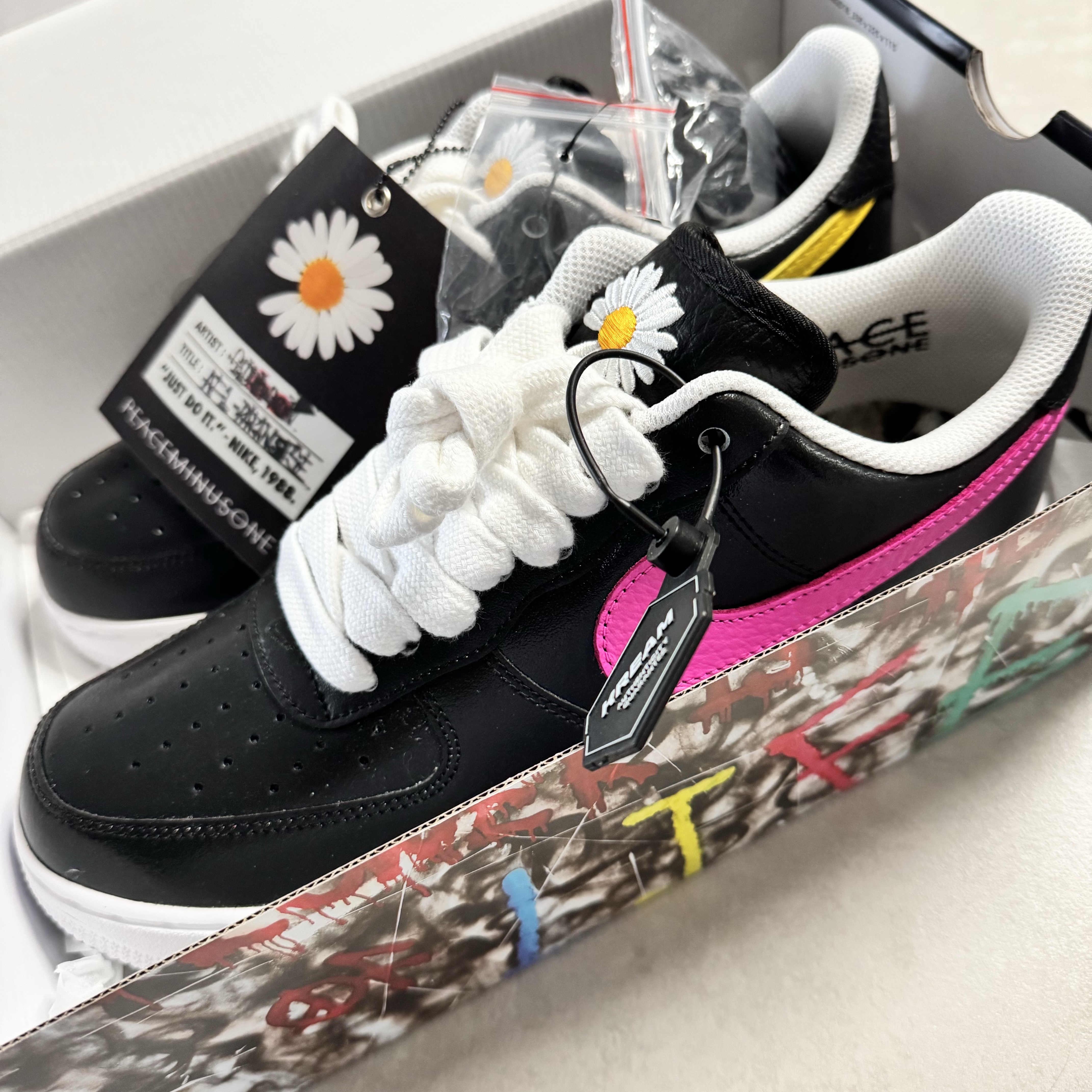 Nike x Peaceminusone Air Force 1 Low Para-Noise 3.0 Black and Multicolor 착용 스타일