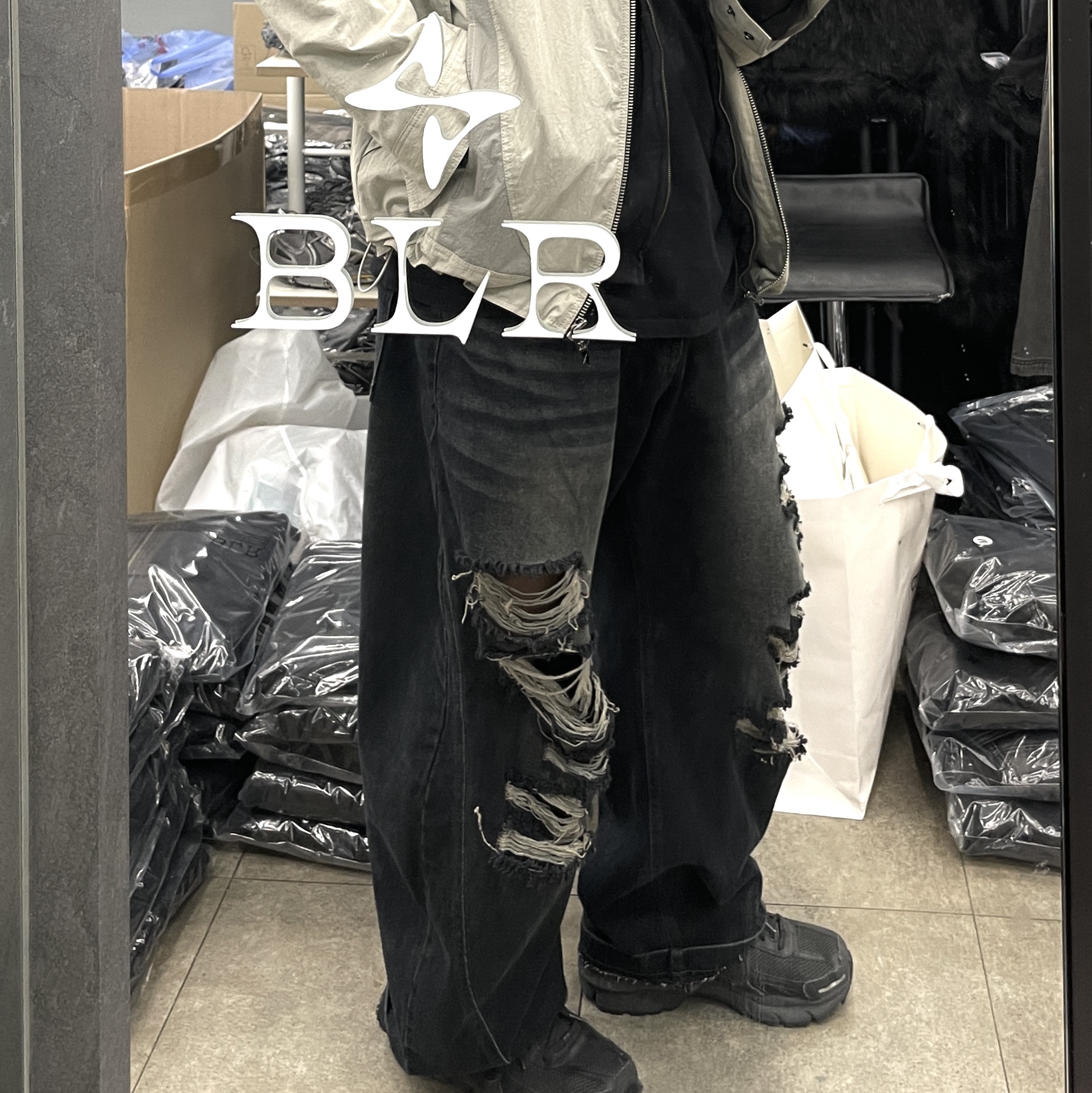 BLR Adjustable Waist Destroyed Denim Pants Light Blue 착용 스타일