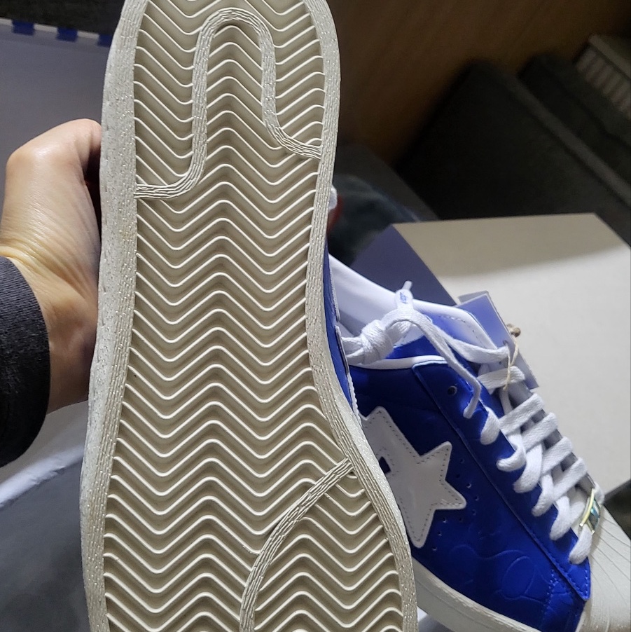 Adidas x BAPE Superstar Vintage Blue Cloud White 착용 스타일 - 5