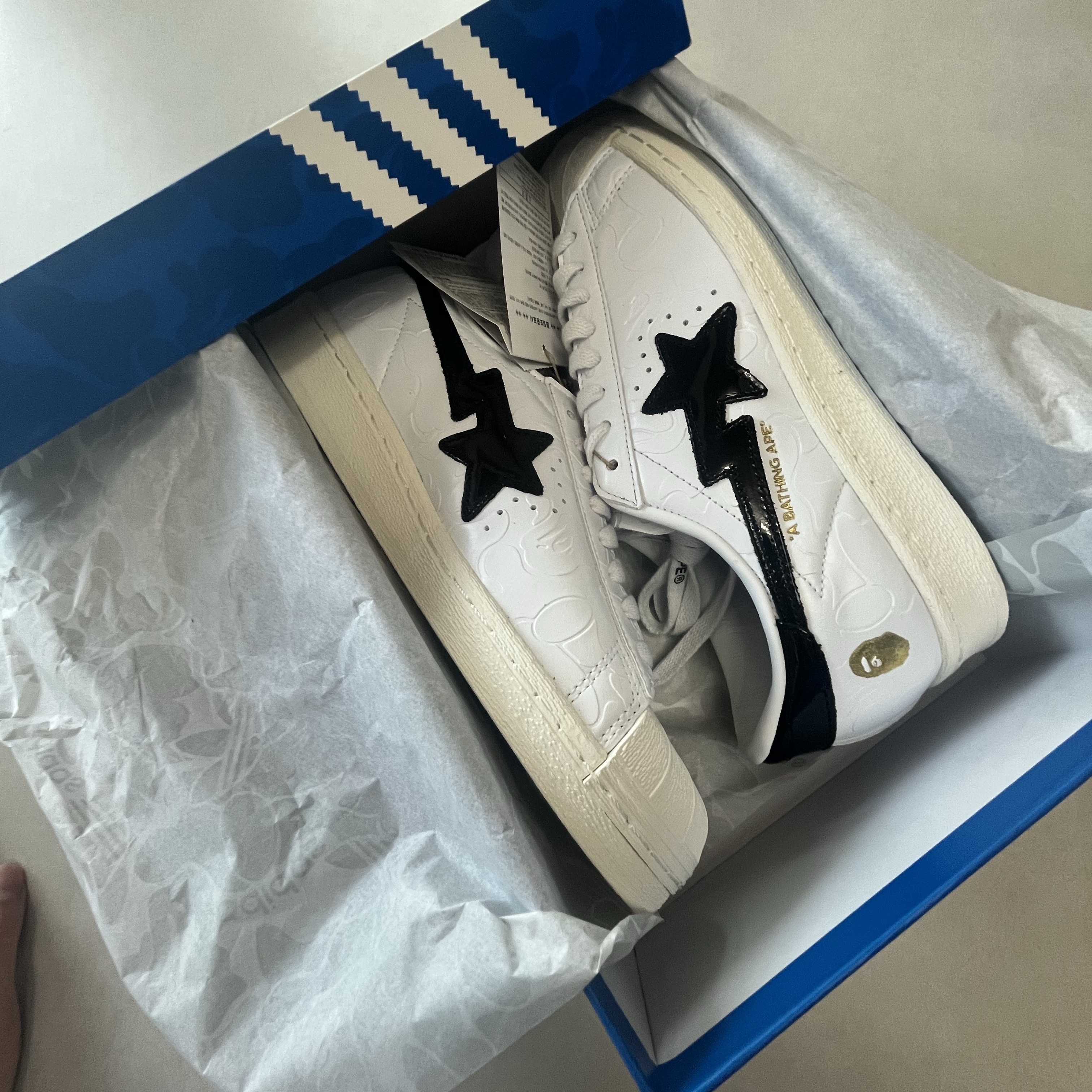Adidas x BAPE Superstar Vintage Cloud White Core Black 착용 스타일