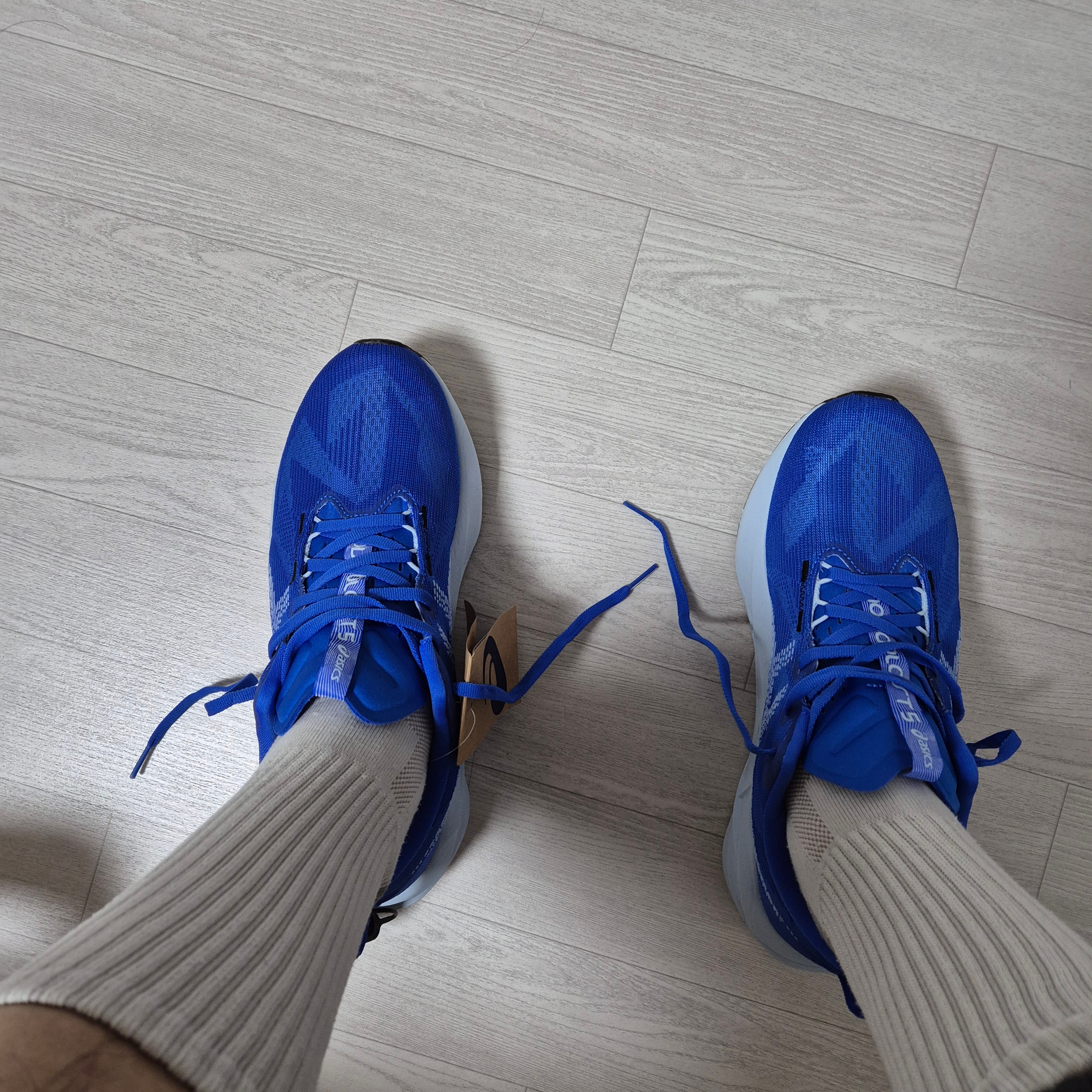 Asics Novablast 5 Illusion Blue Light Blue 착용 스타일