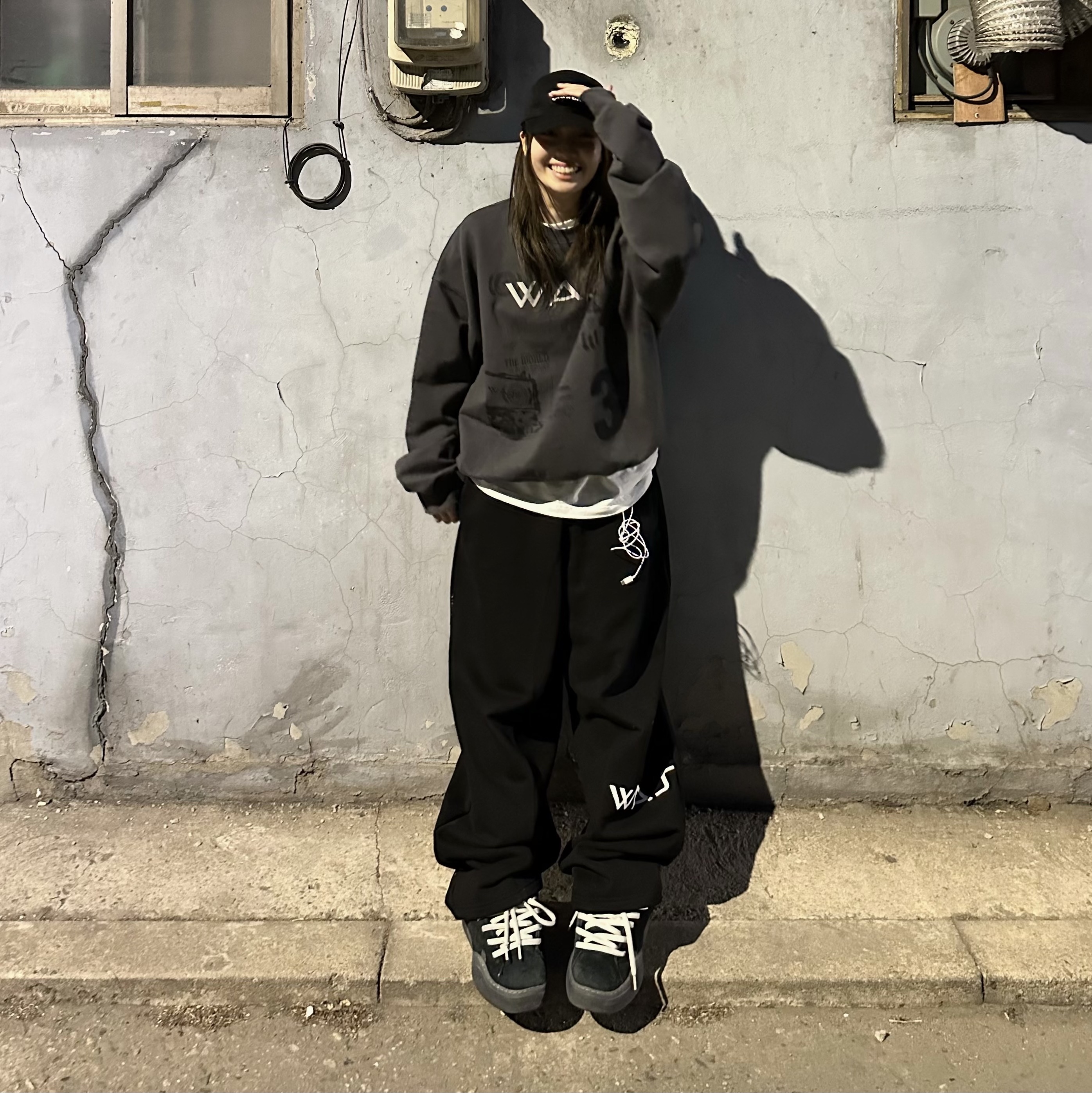 ERL Vamp Skate Shoe Pirate Black, Supreme Washed Chino Twill Camp Cap Black 착용 스타일 - 5