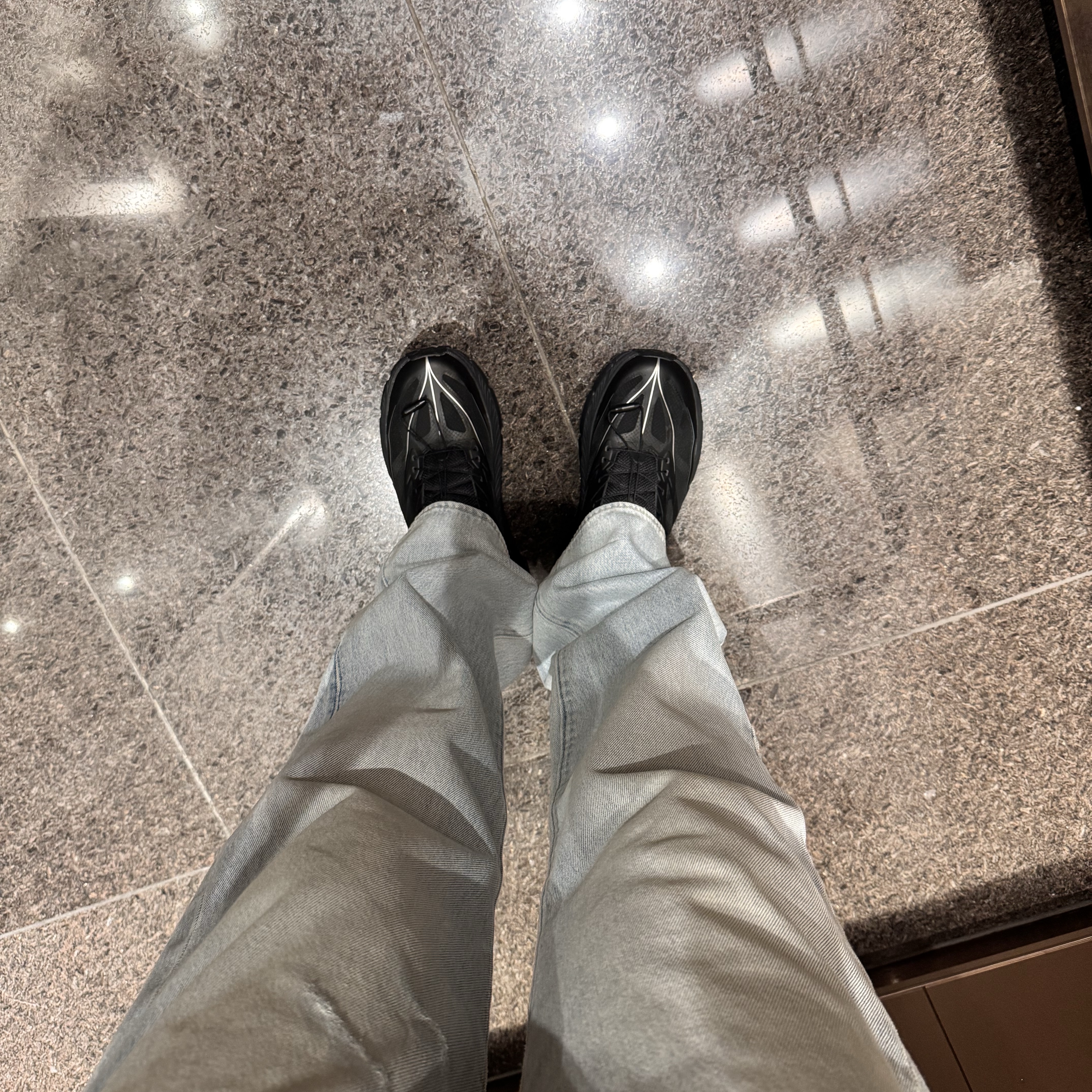 Hoka Mafate Speed 4 Lite Black Outer Orbit, Levi's x Erl 501 Split Leg Jeans Indigo 착용 스타일 - 2