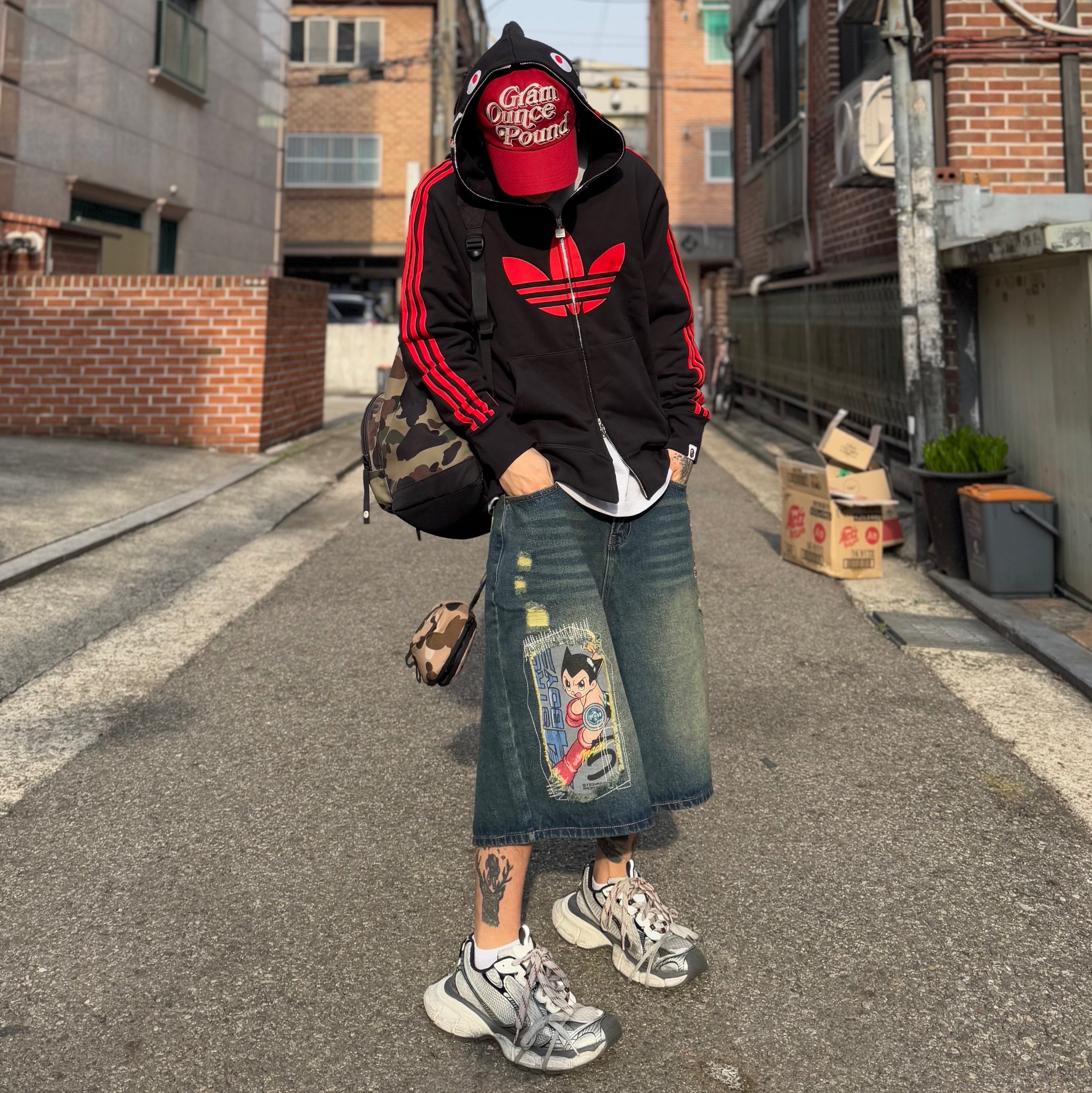 Adidas x BAPE Ultimate Shark Hoodie Black - KR Sizing, Balenciaga 3XL Sneakers Grey White Red 착용 스타일 - 3