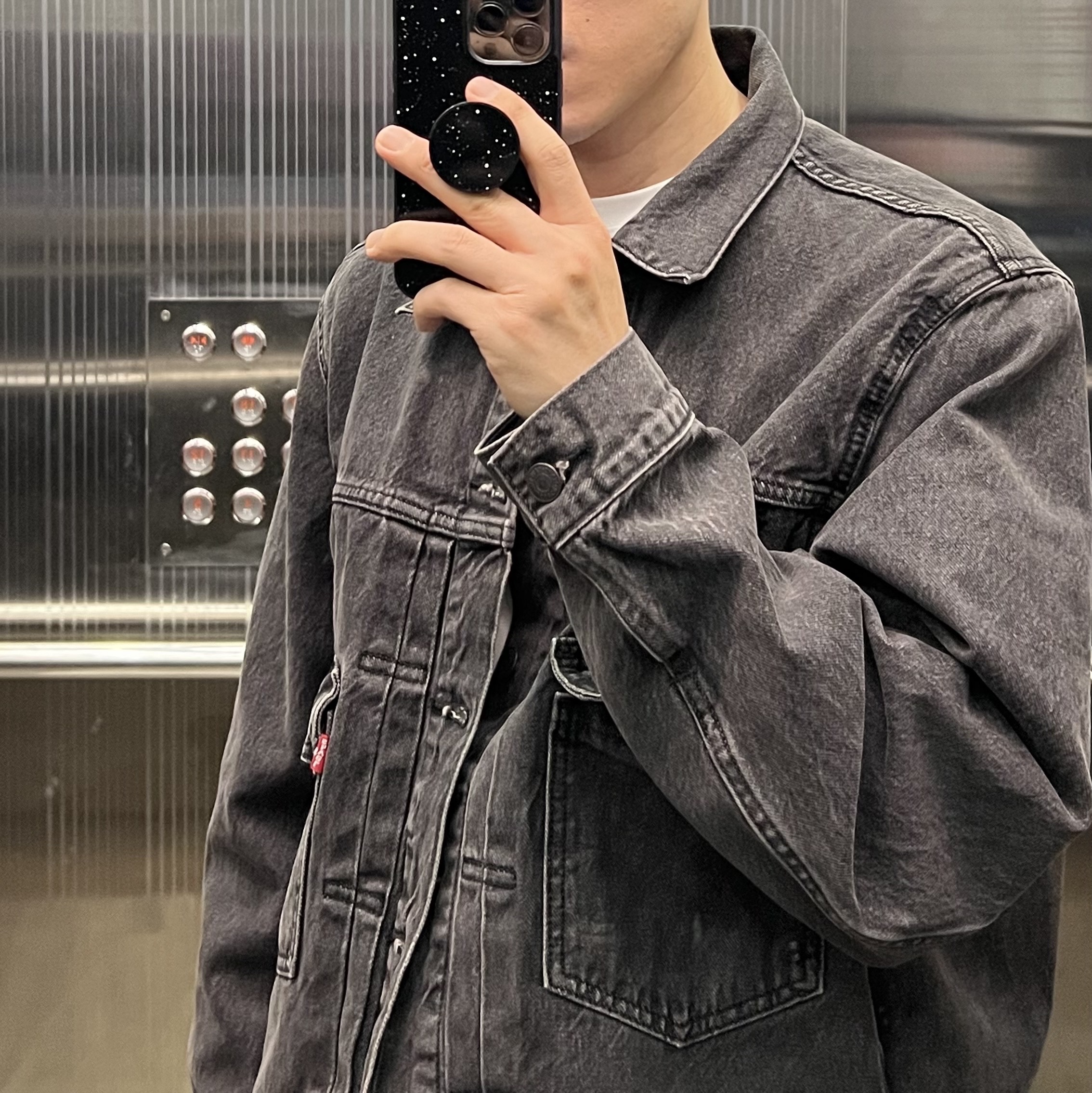 Levi's Levi's TYPE II Trucker Jacket Black 착용 스타일