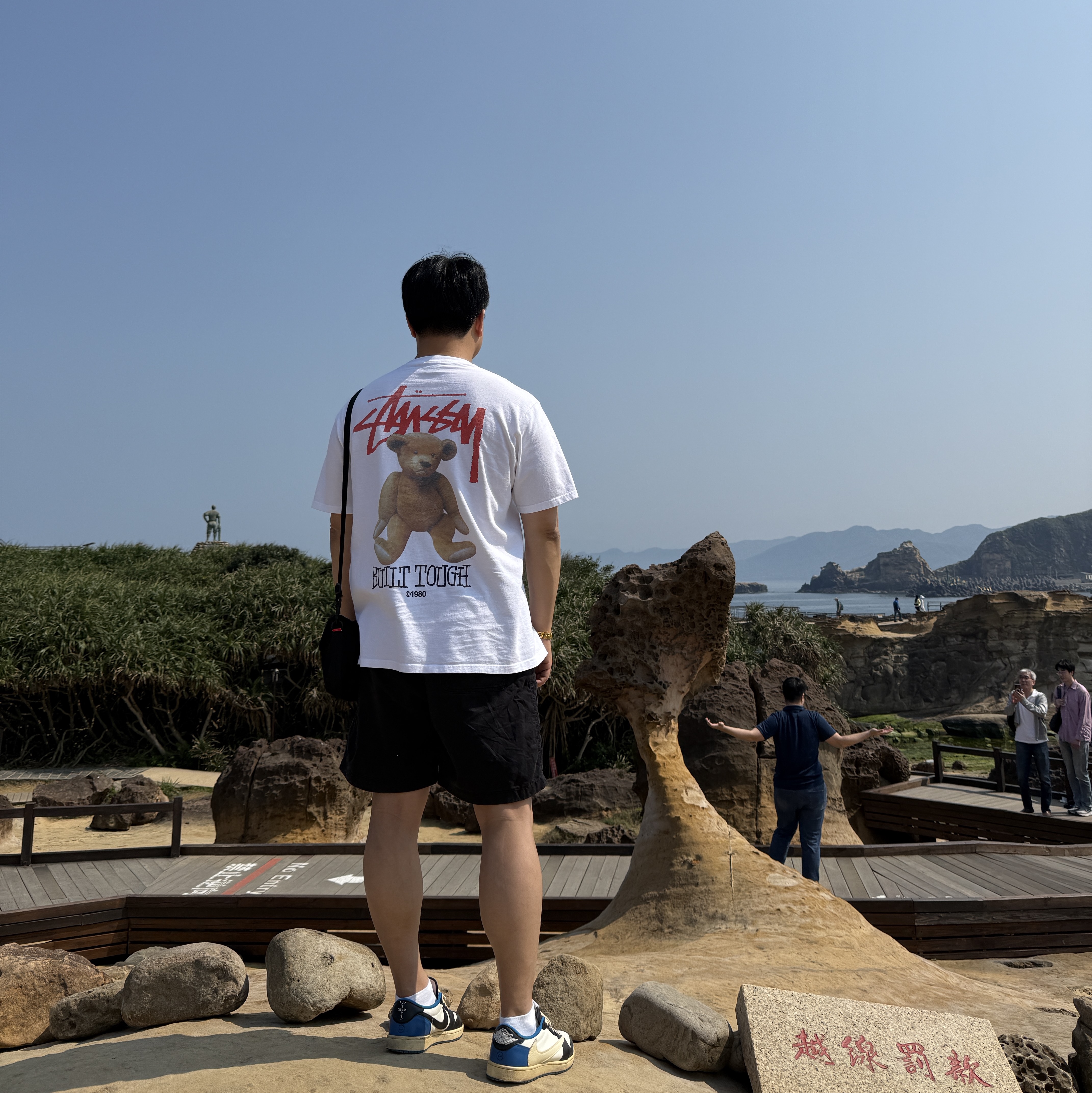 Stussy Built Tough T-Shirt White 착용 스타일