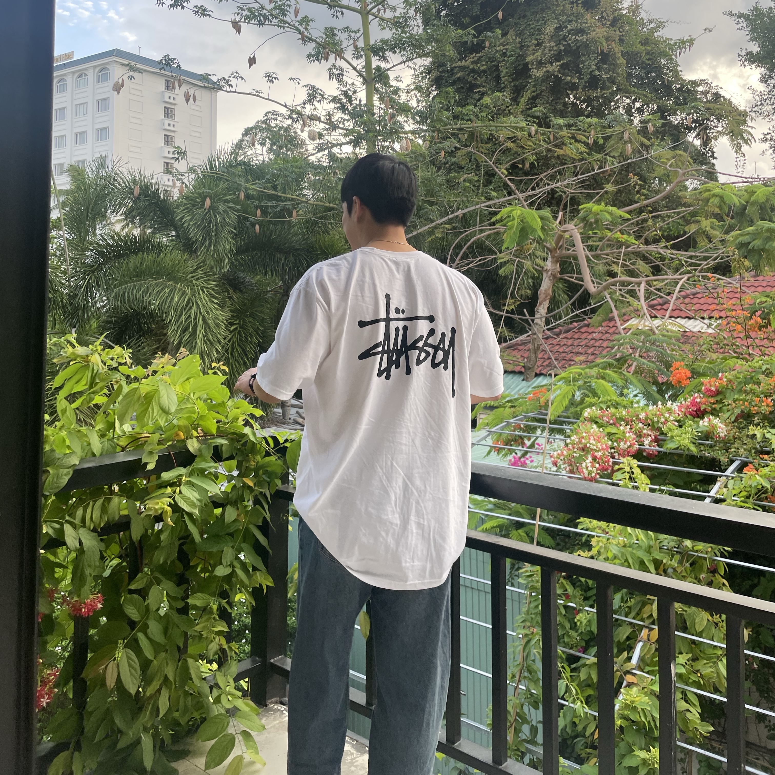 Stussy Basic Stussy T-Shirt White 2024, 2025 착용 스타일