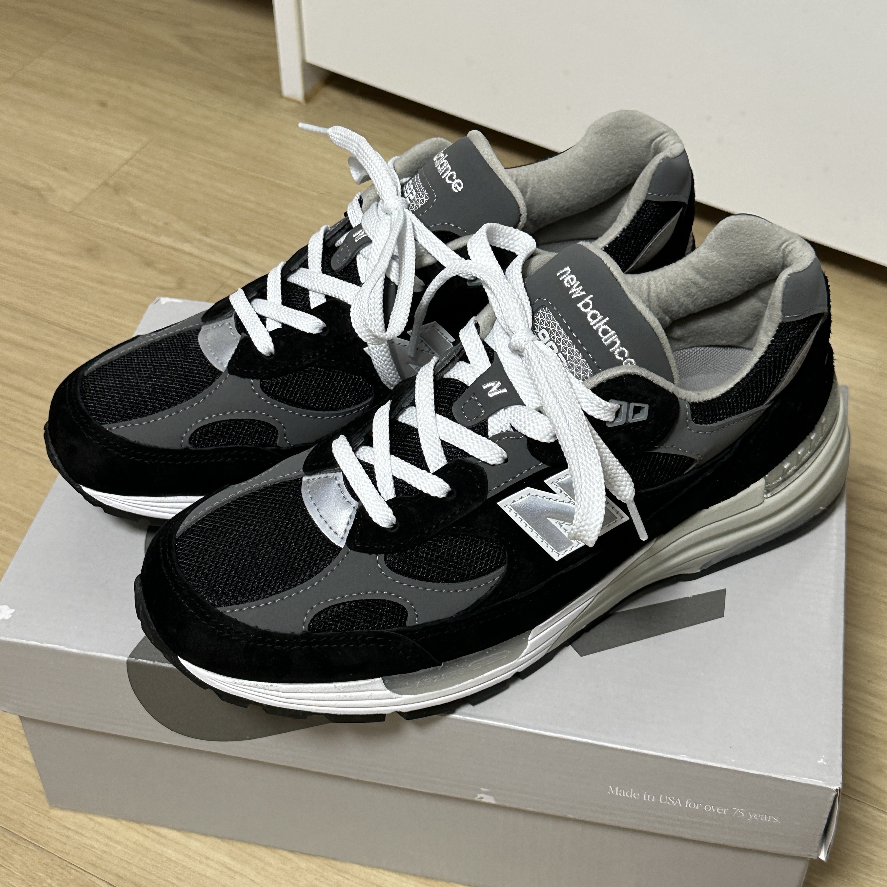 New Balance 992 Made in USA Core Black Grey 착용 스타일