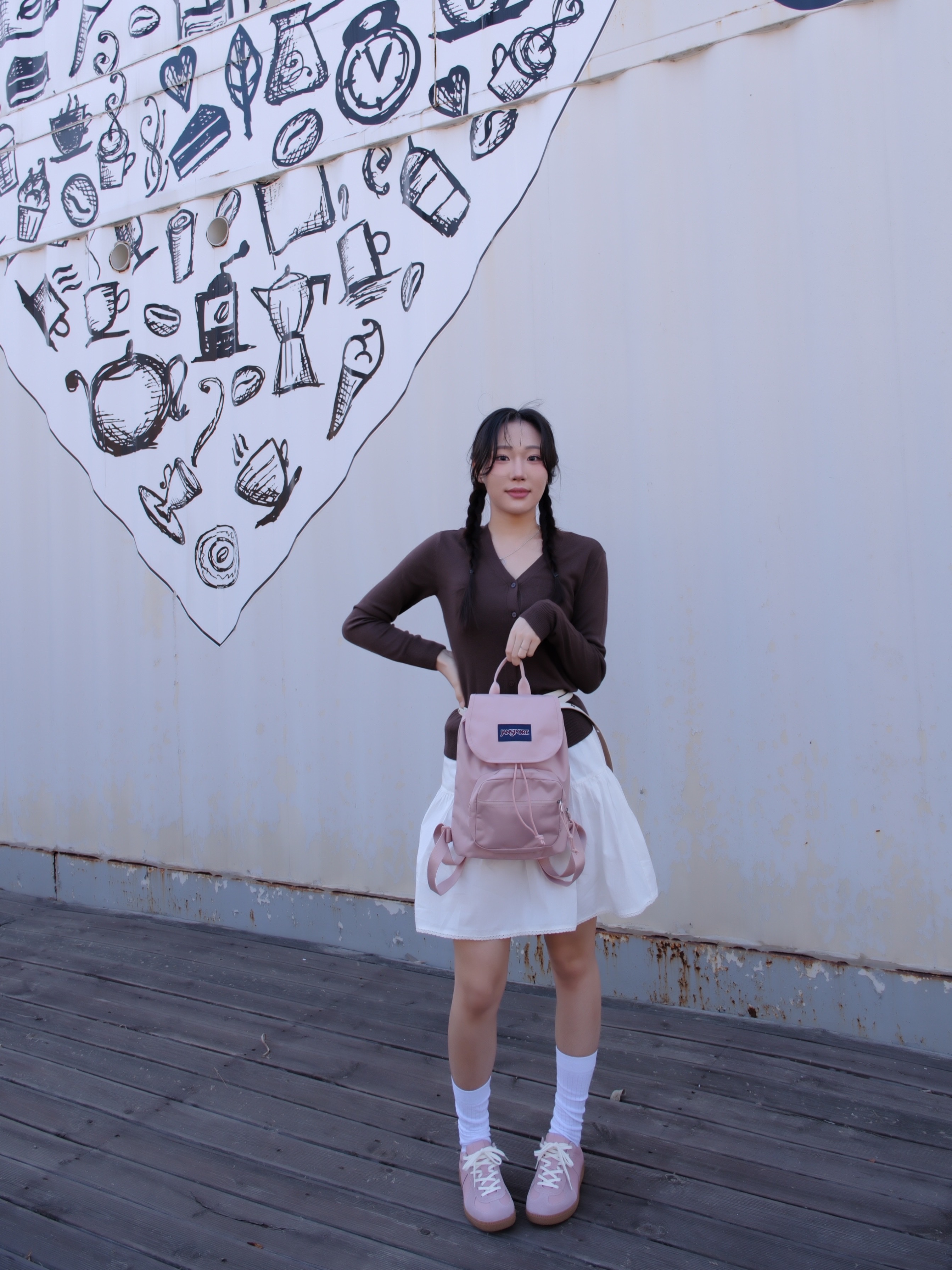Jansport Highlands Mini Backpack Misty Rose 착용 스타일 - 6