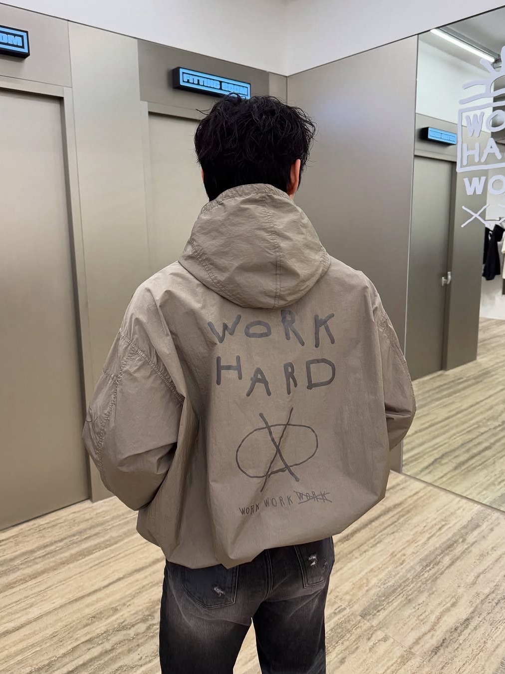 moif x inapsquare City Dweller Parka Sand 착용 스타일 - 2