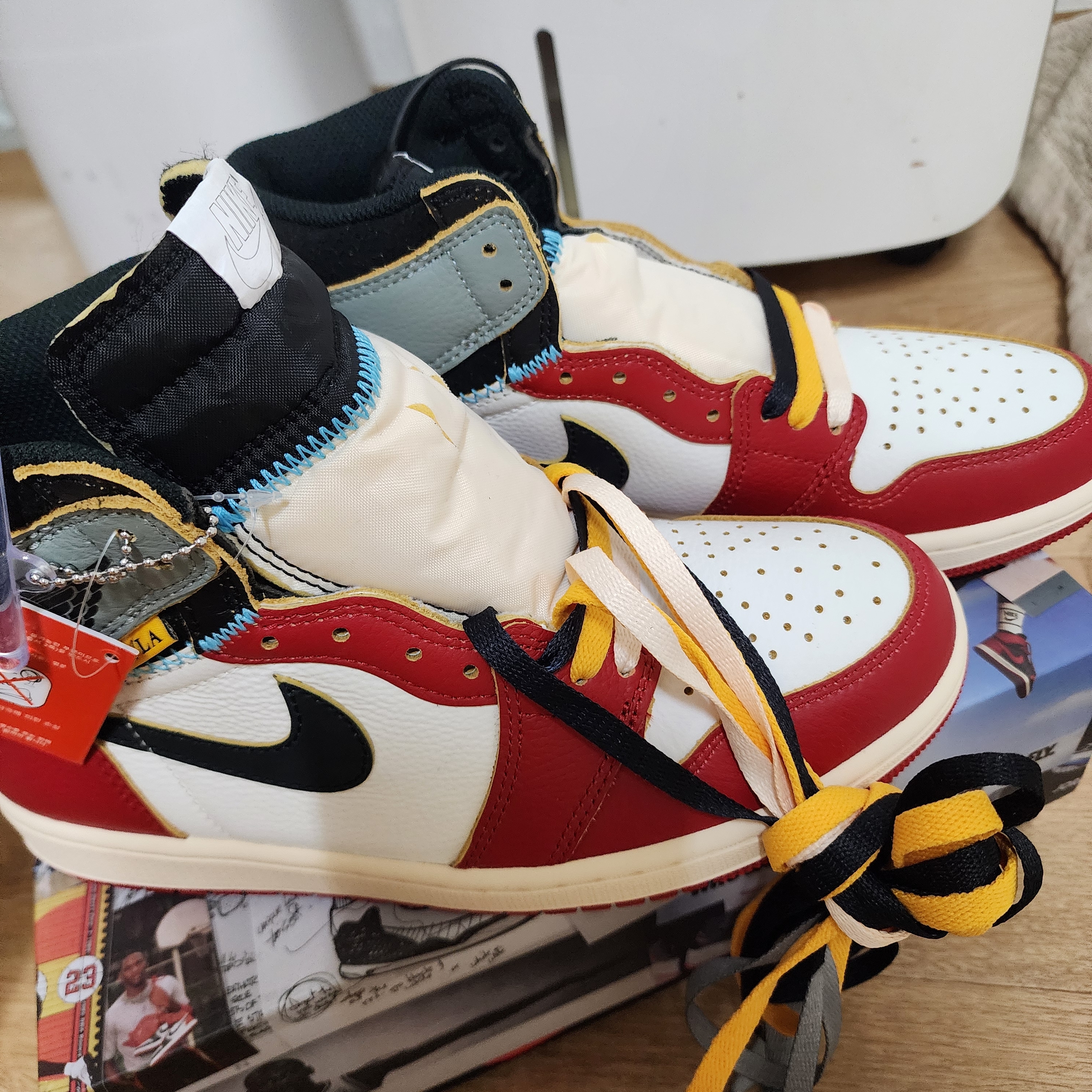 Jordan 1 x Union Retro High OG Chicago Shadow 착용 스타일 - 4