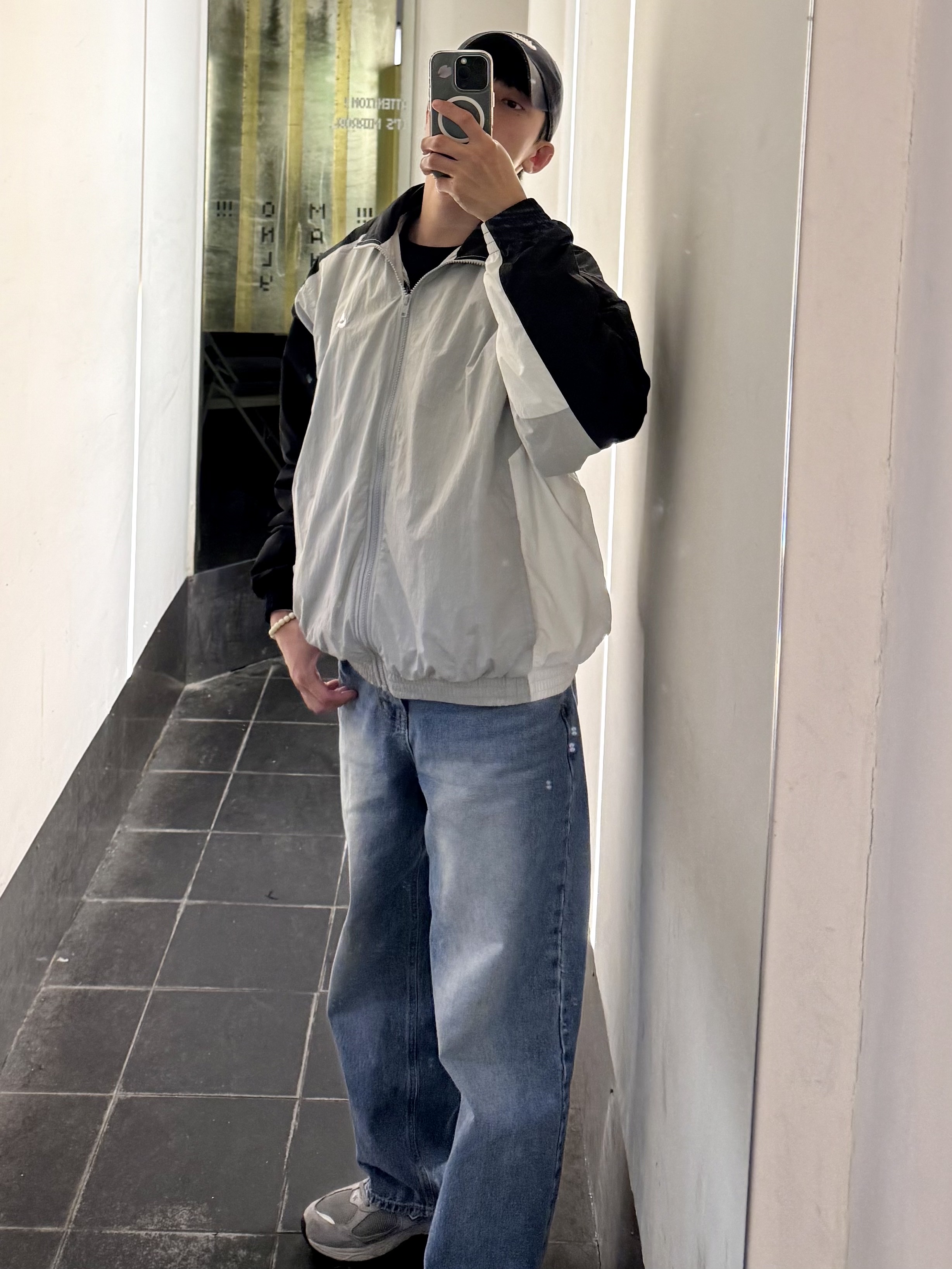 Nike Club Oversized Woven Track Jacket Light Smoke Grey Black - Asia, Sansan Gear Wave Pants Black_25SS 착용 스타일 - 4