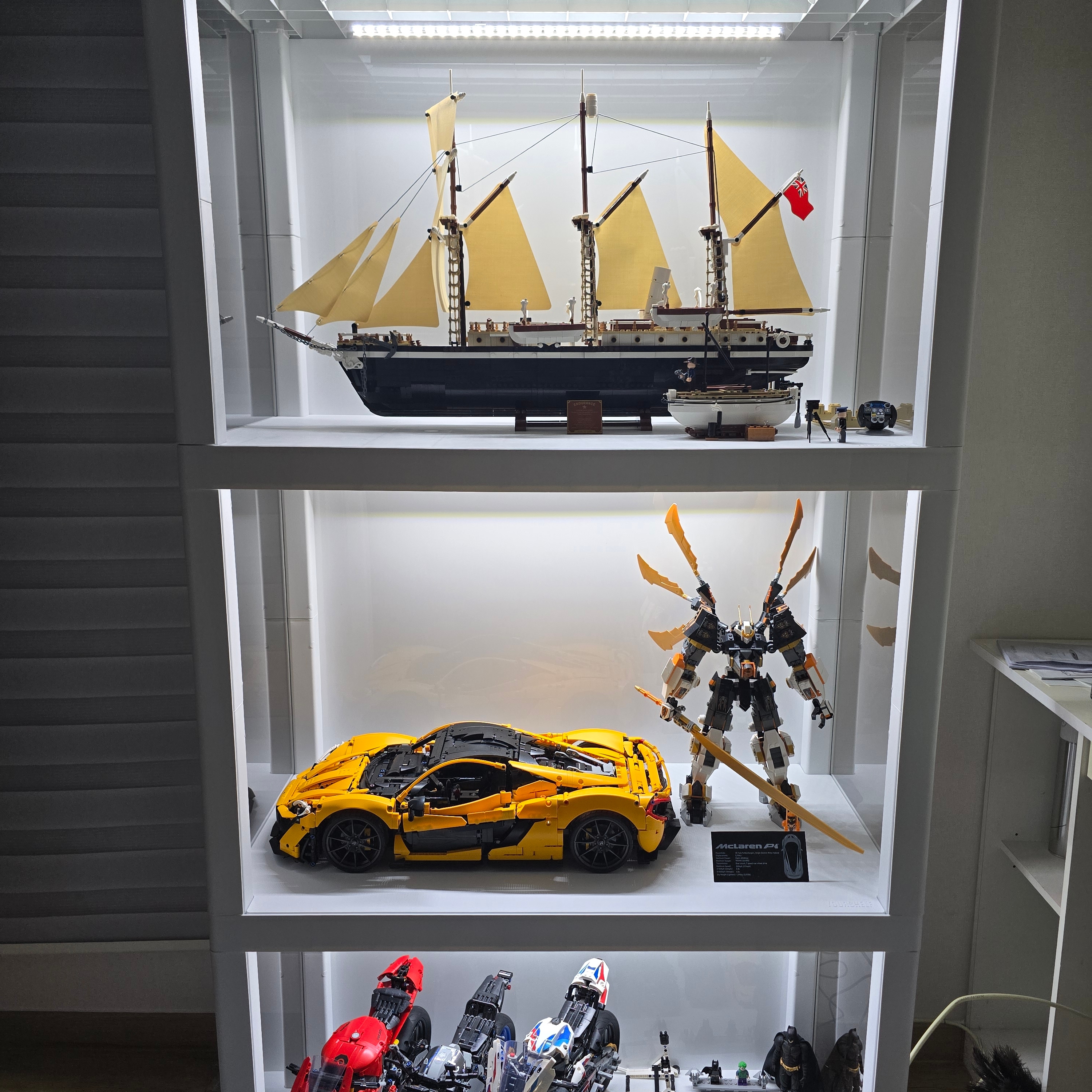 Lego Icon Shackleton's Lifeboat, Lego DC Comics Batman Batmobile Tumbler: Scarecrow Showdown 착용 스타일