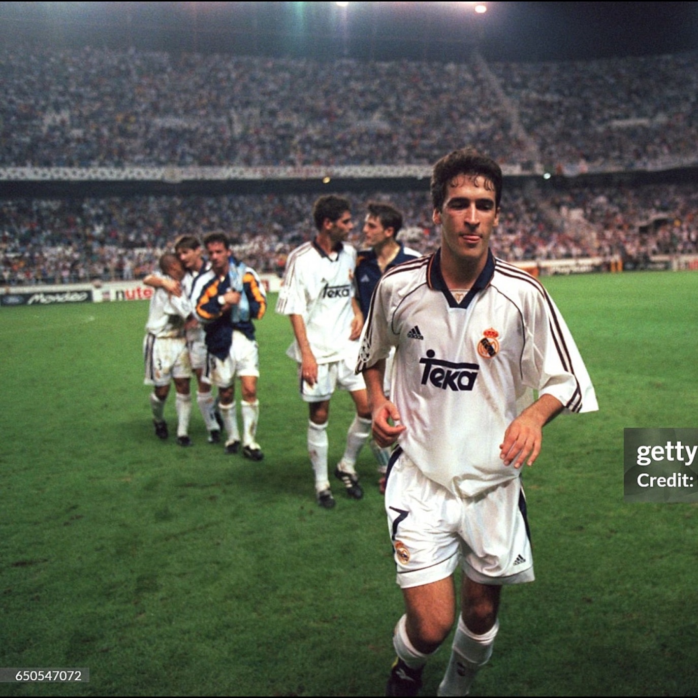 Adidas Real Madrid 99/00 Home Jersey White - US Sizing (Non Marking Ver.) 착용 스타일