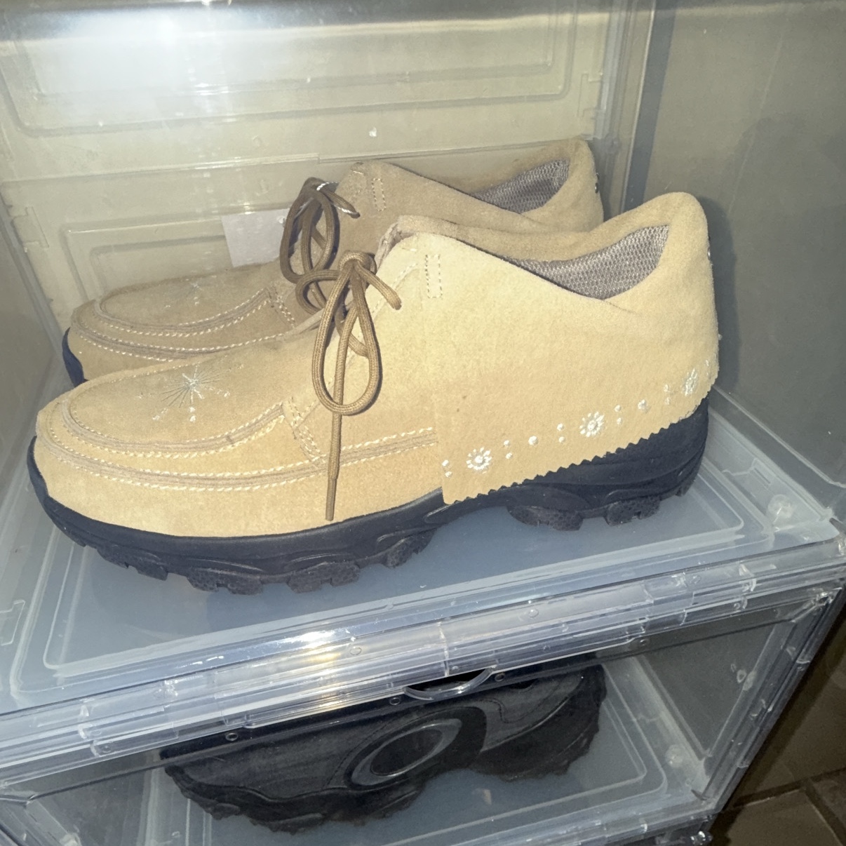 [KREAM 단독] Millo Archive X Negative Three Crescendo Desert Boots Beige 착용 스타일