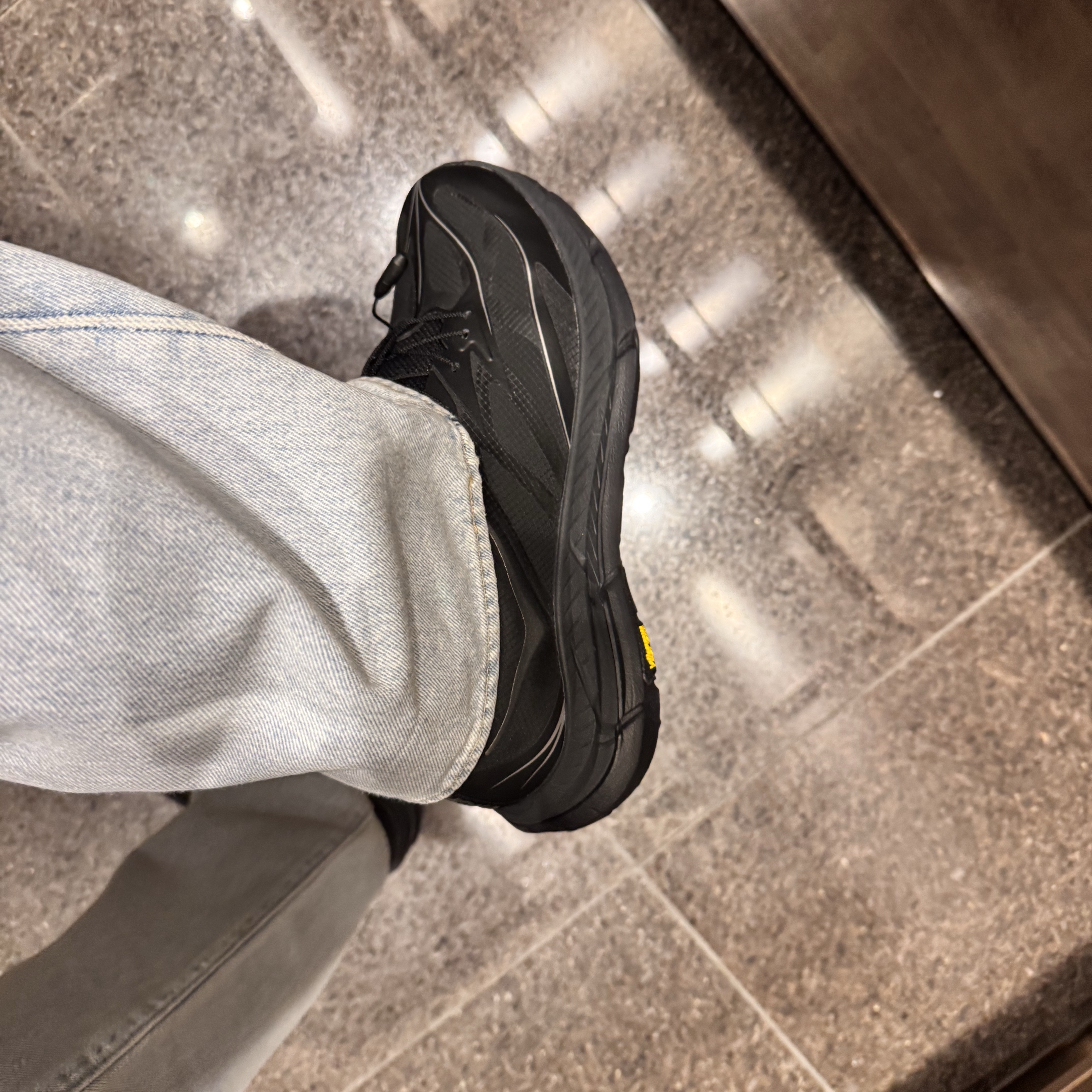 Hoka Mafate Speed 4 Lite Black Outer Orbit, Levi's x Erl 501 Split Leg Jeans Indigo 착용 스타일 - 3