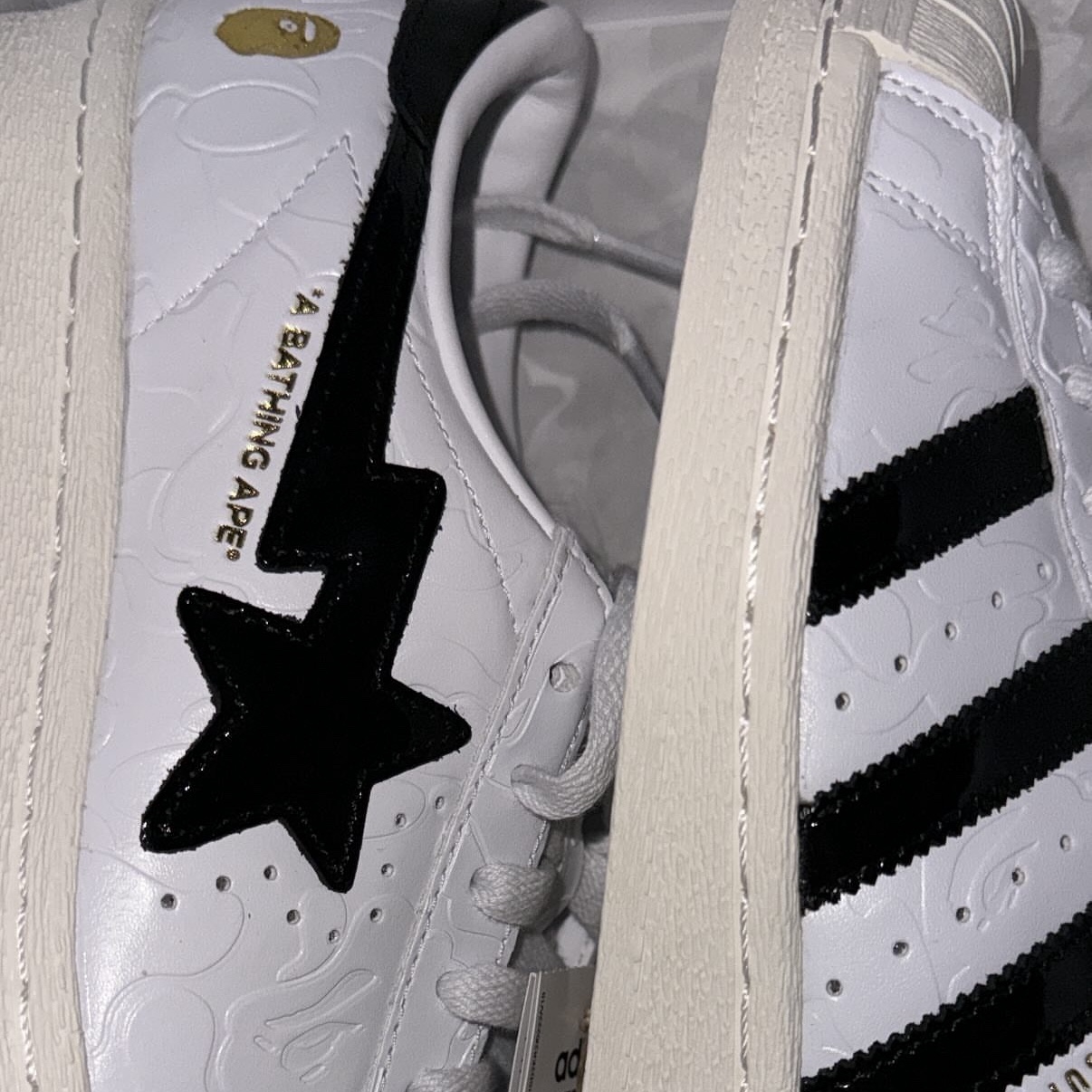 Adidas x BAPE Superstar Vintage Cloud White Core Black 착용 스타일
